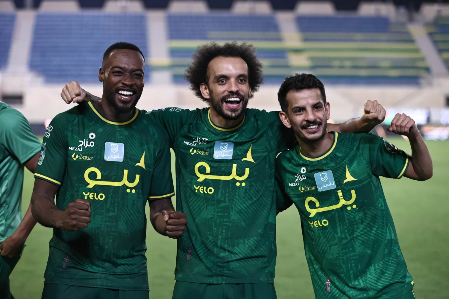 فرحة للخليج بالعبور لربع النهائي (تصوير: عيسى الدبيسي)