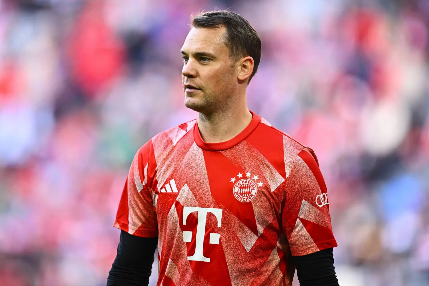 نوير لن يعود مباشرة إلى صفوف المنتخب الألماني بعد عودته إلى الملاعب (د.ب.أ)