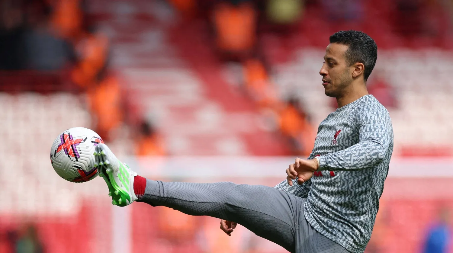 تياغو ألكانتارا لاعب ليفربول (رويترز)