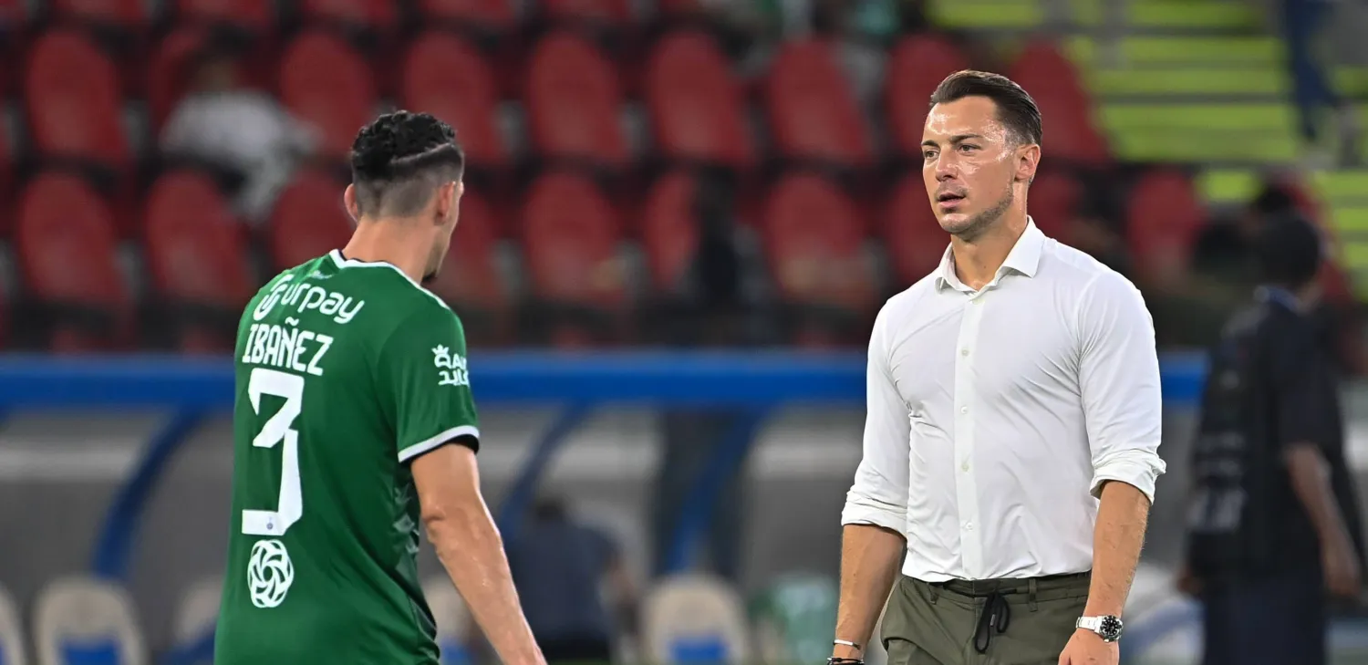 ماتياس يايسله مدرب الأهلي (تصوير: علي خمج) 