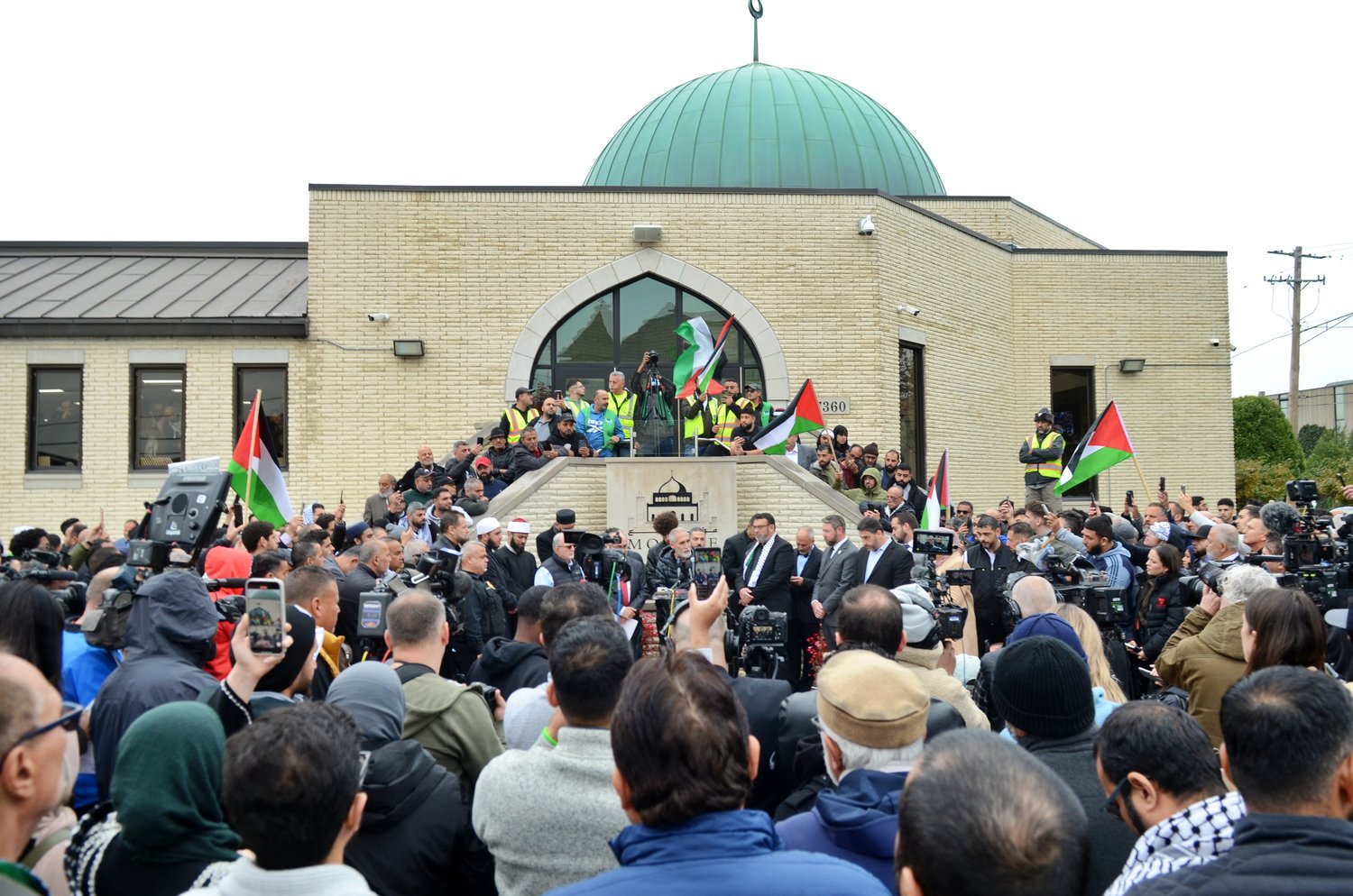 ABD'de bıçaklanarak öldürülen Müslüman çocuk için cenaze töreni düzenlendi