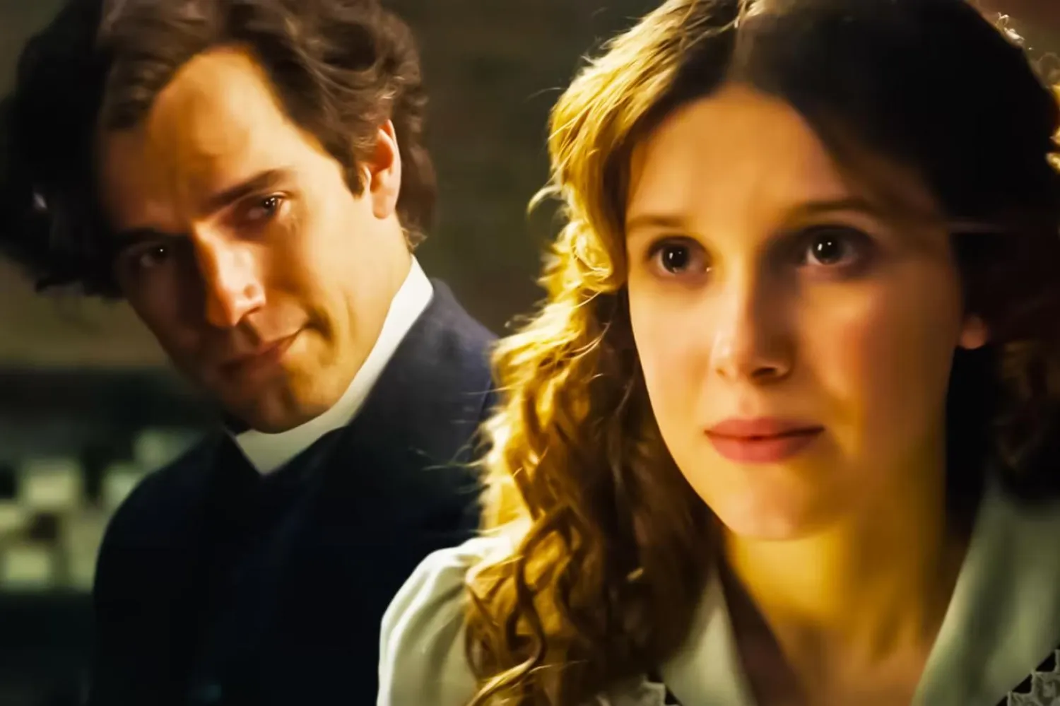 Nancy Springer'ın 6 kitaptan oluşan serisinden uyarlanan Enola Holmes filmleri, eleştirmenlerin de beğenisini kazanmıştı (Netflix)