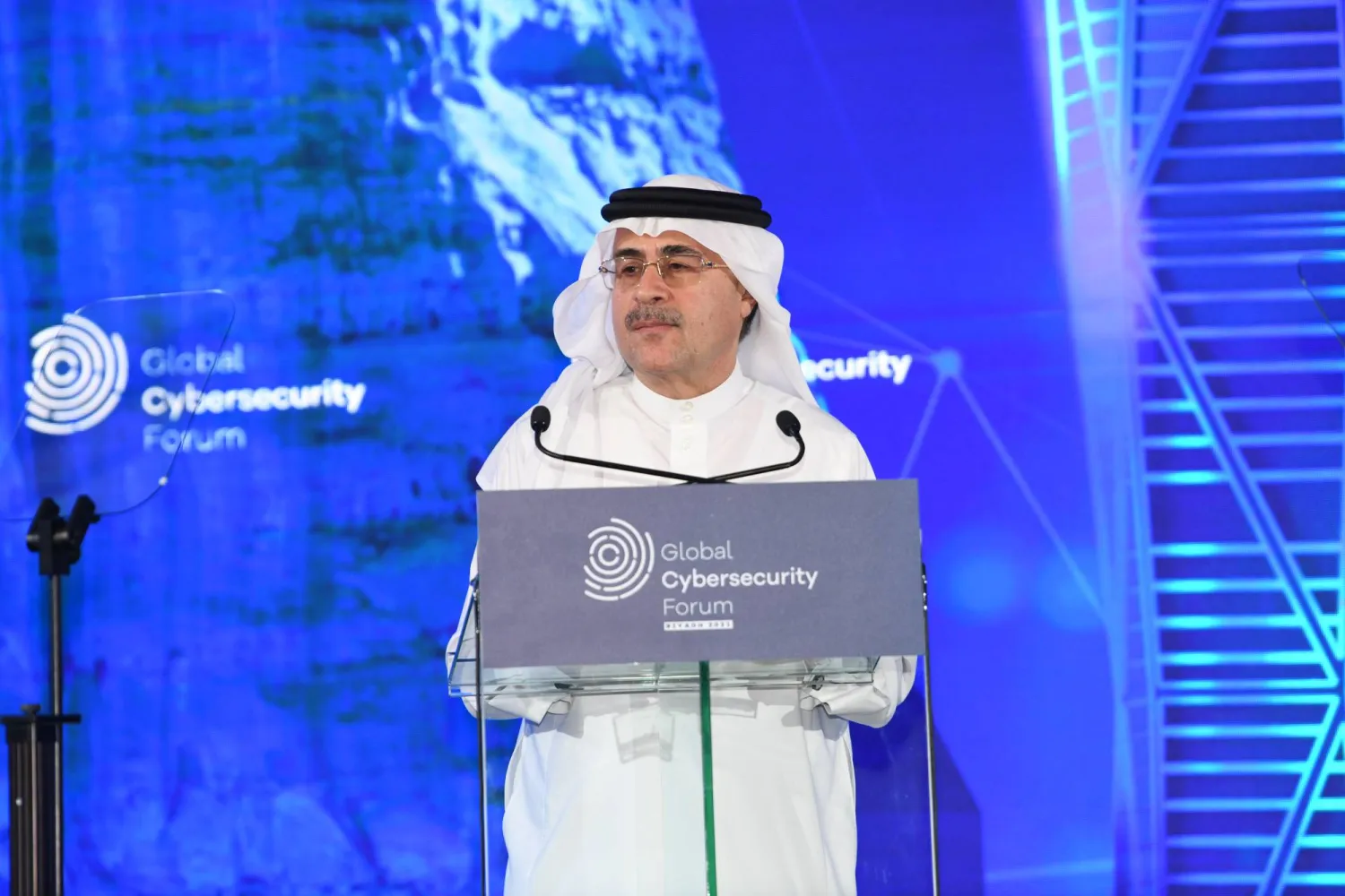 المهندس الناصر متحدثًا للحضور خلال المنتدى الدولي للأمن السيبراني (الشرق الأوسط)