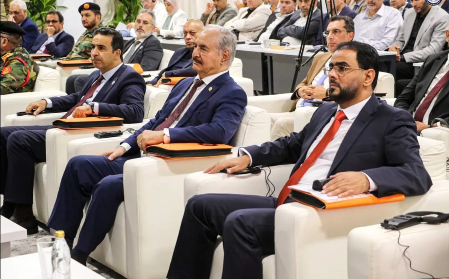 حماد والمشير حفتر في مؤتمر «إعادة الإعمار» (حكومة الاستقرار)