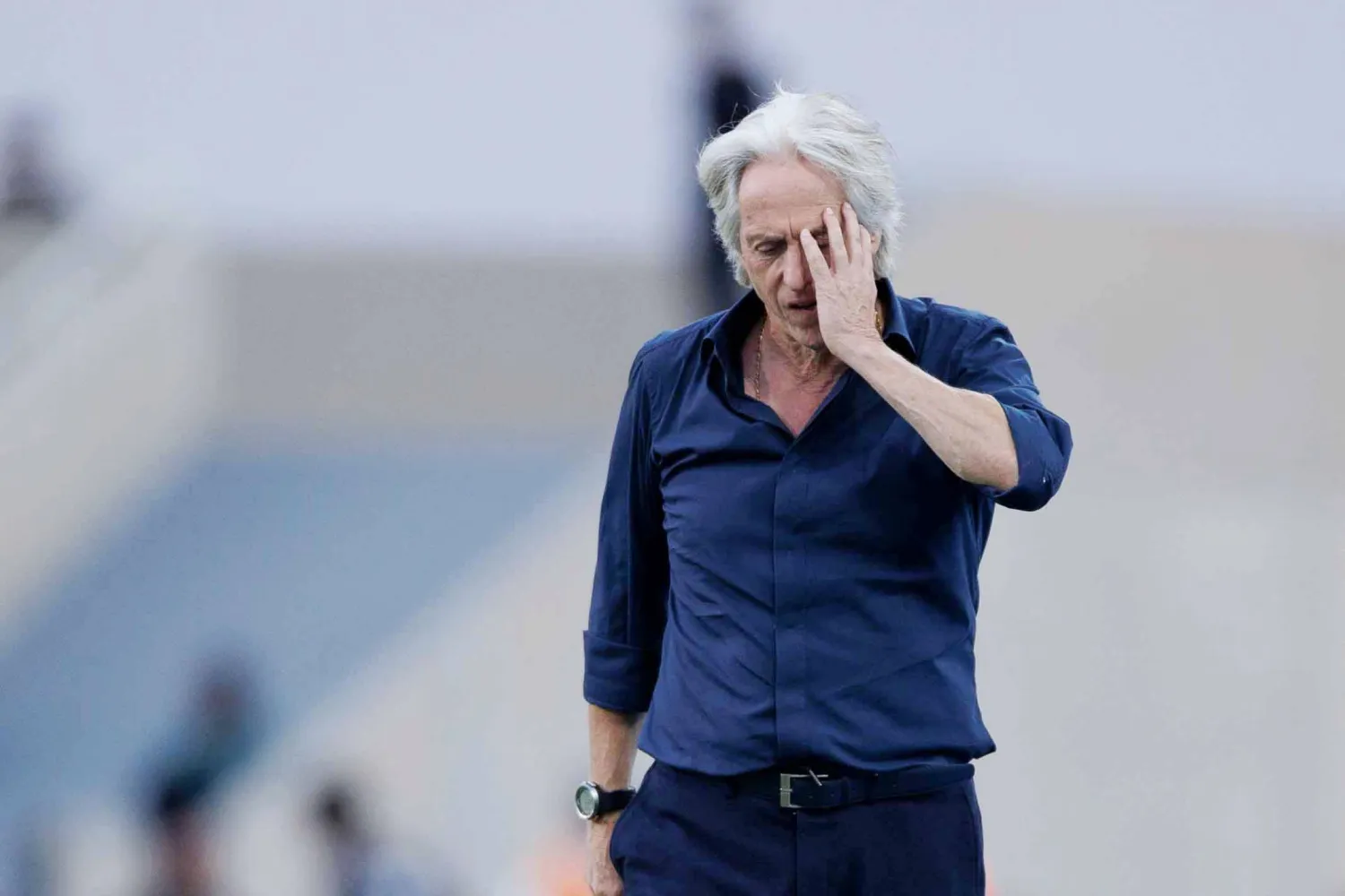 خورخي خيسوس مدرب الهلال (تصوير: عبد الله الفالح)