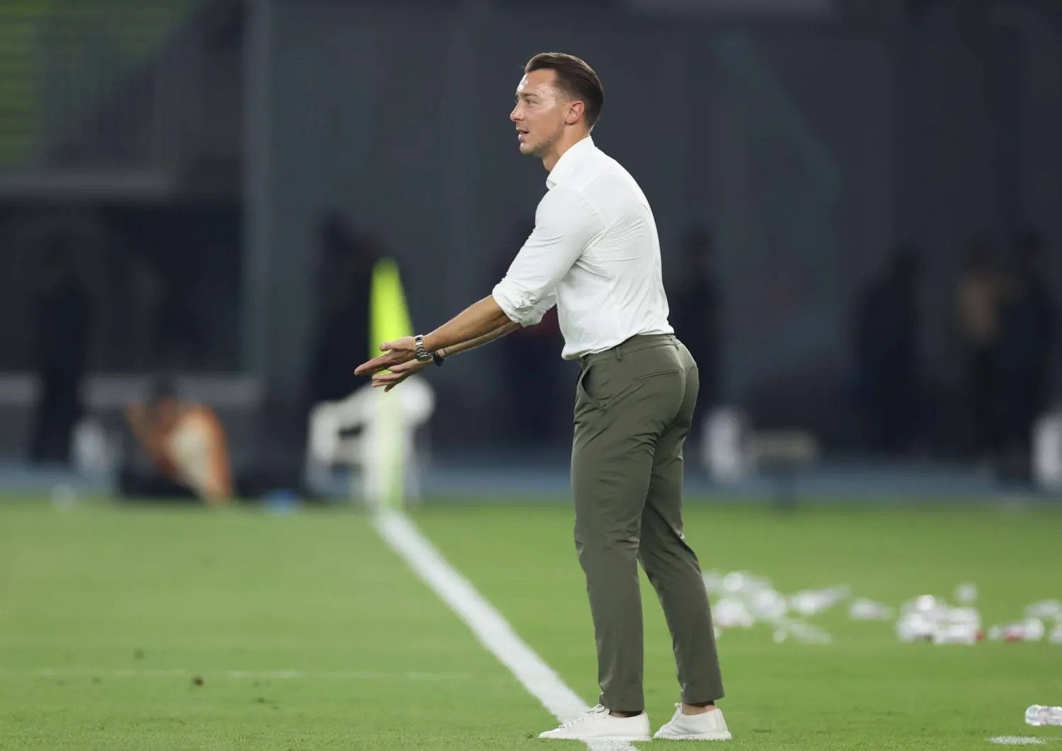 أسلوب يايلسه الفني بات مثار تساؤلات وقلق بين الأوساط الأهلاوية (تصوير: عدنان مهدلي)