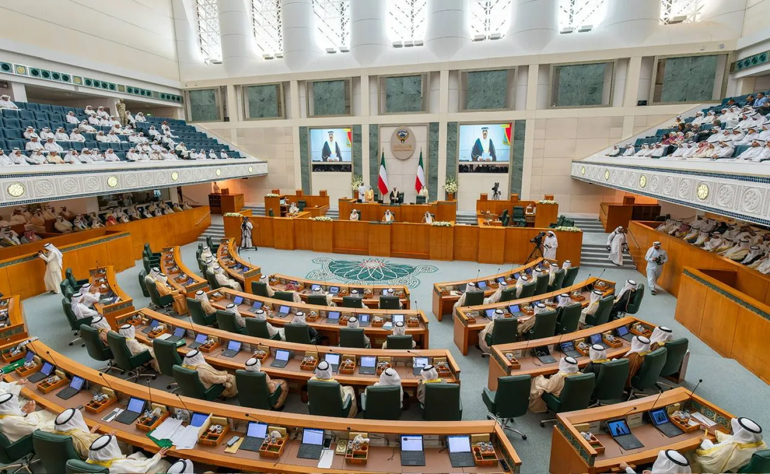 تأتي هذه التطورات بعد أقلّ من أسبوع من افتتاح الفصل التشريعي الجديد لمجلس الأمة «البرلمان» (كونا)