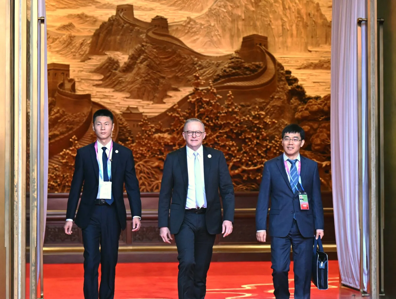 شارك ألبانيزي في معرض الصين الدولي للواردات الأحد (إ.ب.أ)