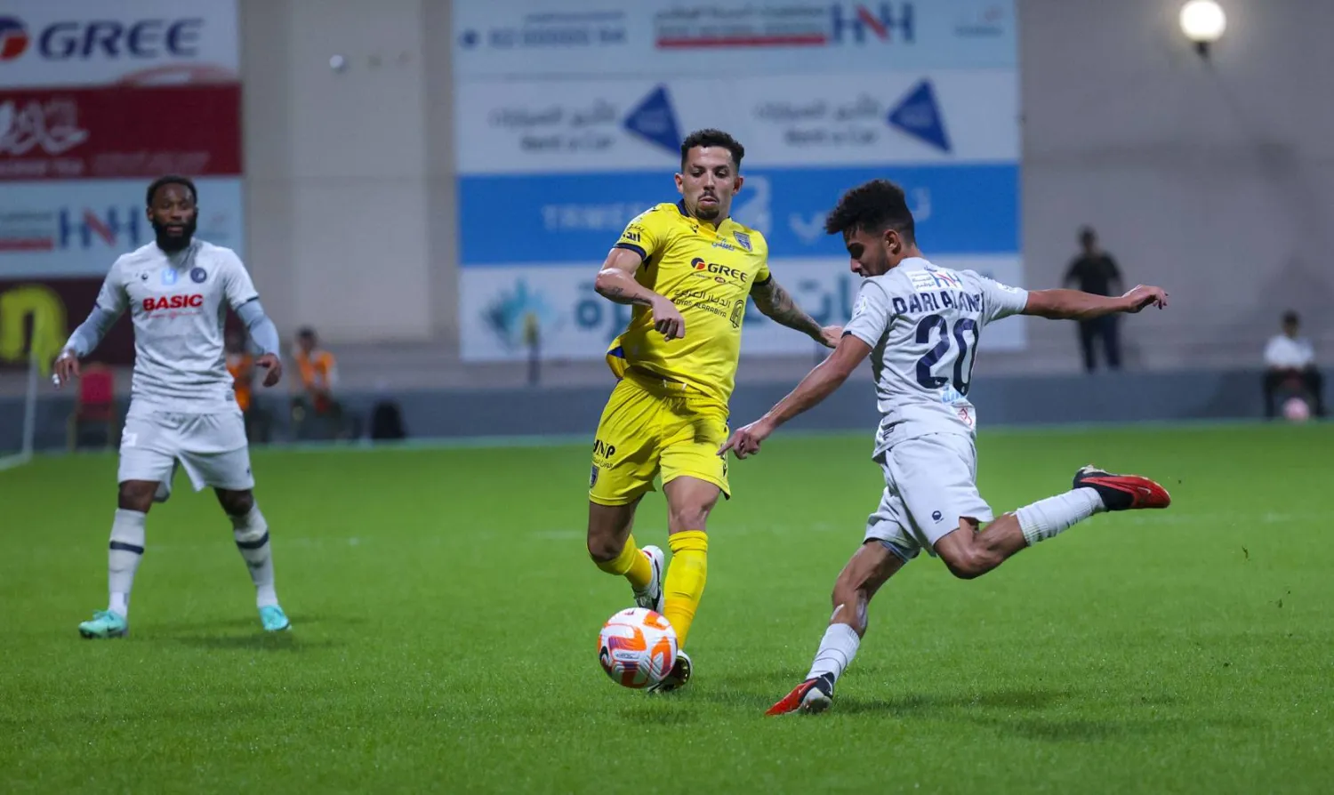 من مواجهة التعاون وضمك (تصوير: سعد الدوسري)