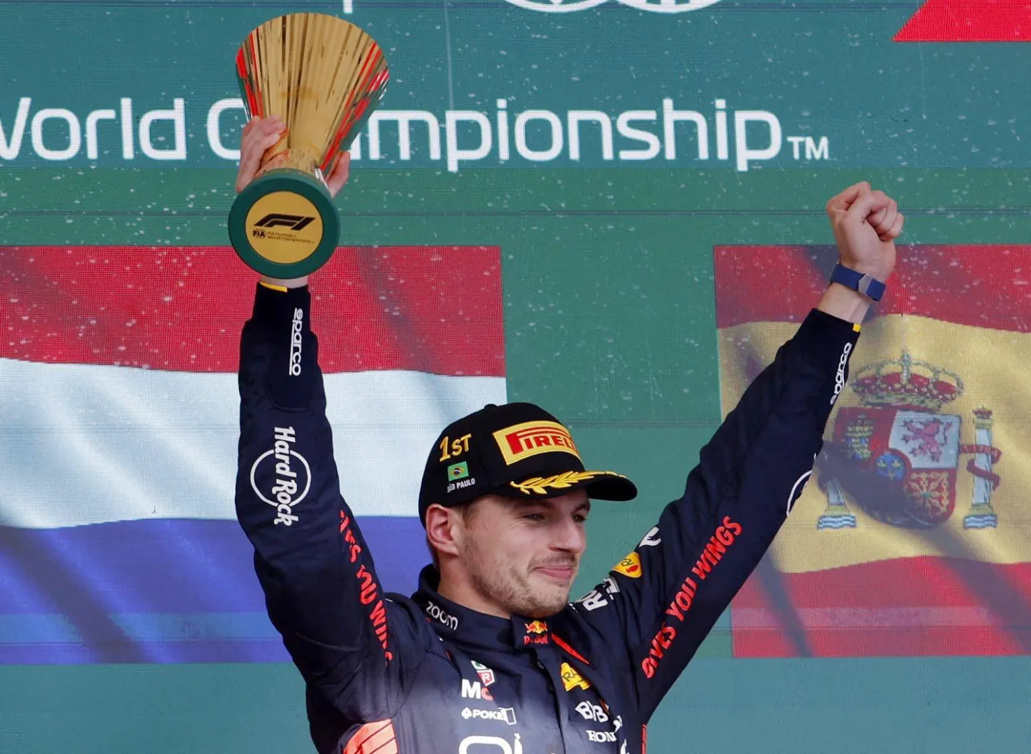 فيرستابن متوجاً ببطولة البرازيل الكبرى لـ«الفورمولا 1» (رويترز)