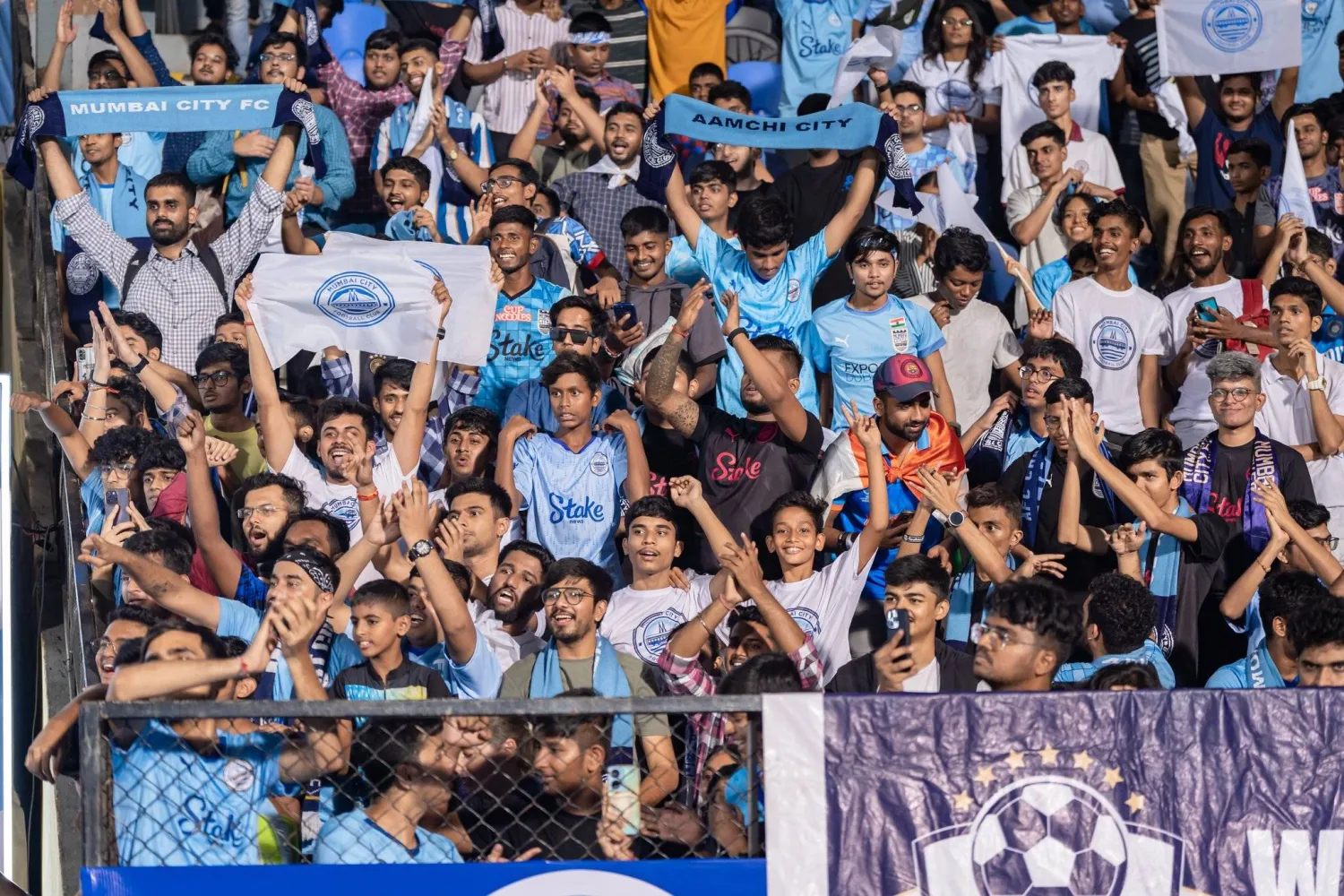 الجماهير الهندية اشترت تذاكر المباراة كاملة (مومباي الهندي)