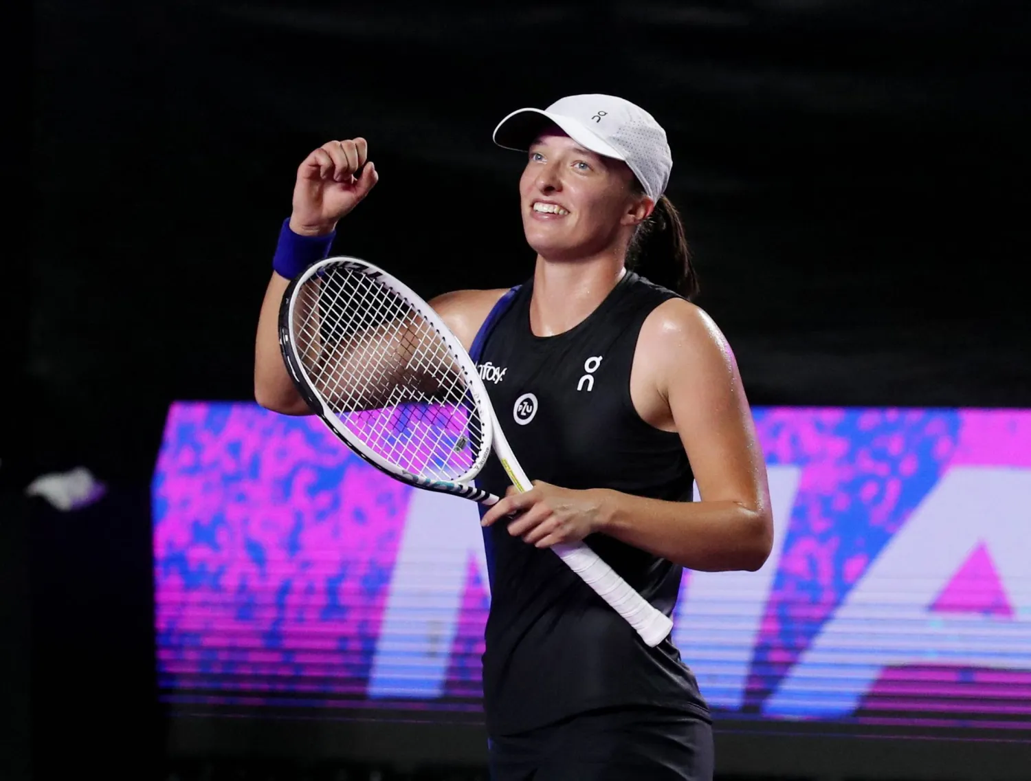 شفيونتيك ستلتقي بيغولا في المباراة النهائية (رويترز)