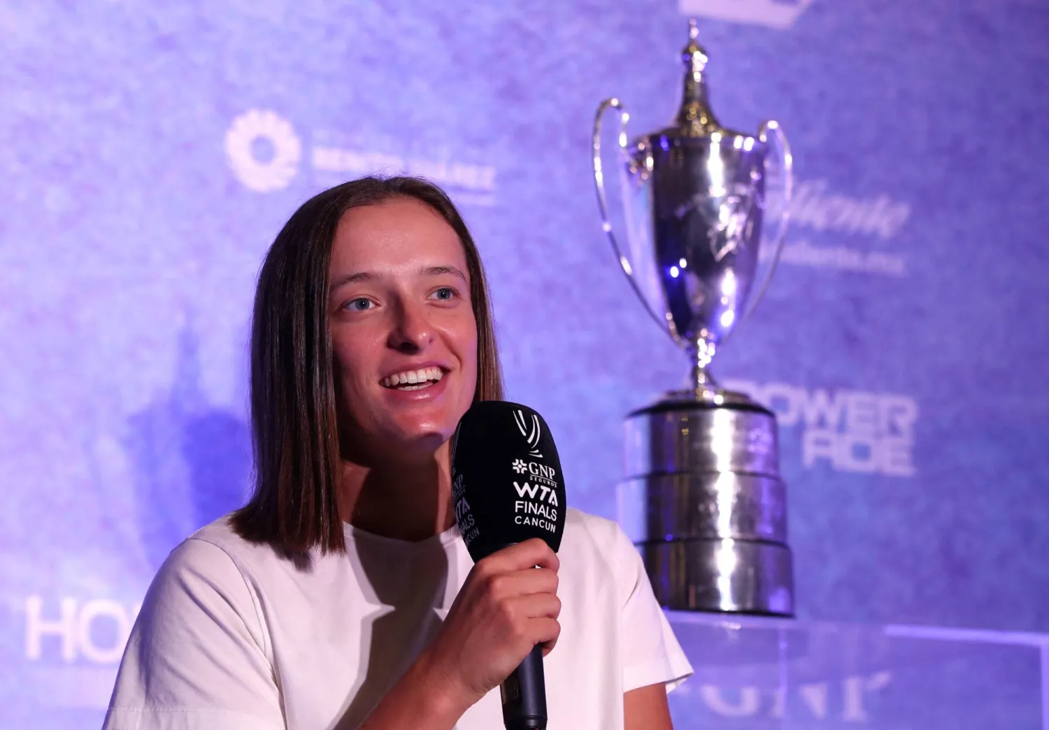 شفيونتيك قالت إن ظروف اللعب سيئة في كانكون (رويترز)