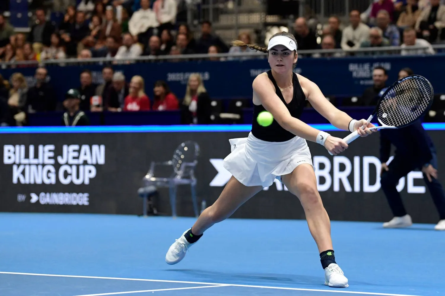 الكندية مارينا ستاكوسك وضعت فريقها في المقدمة (أ.ف.ب)