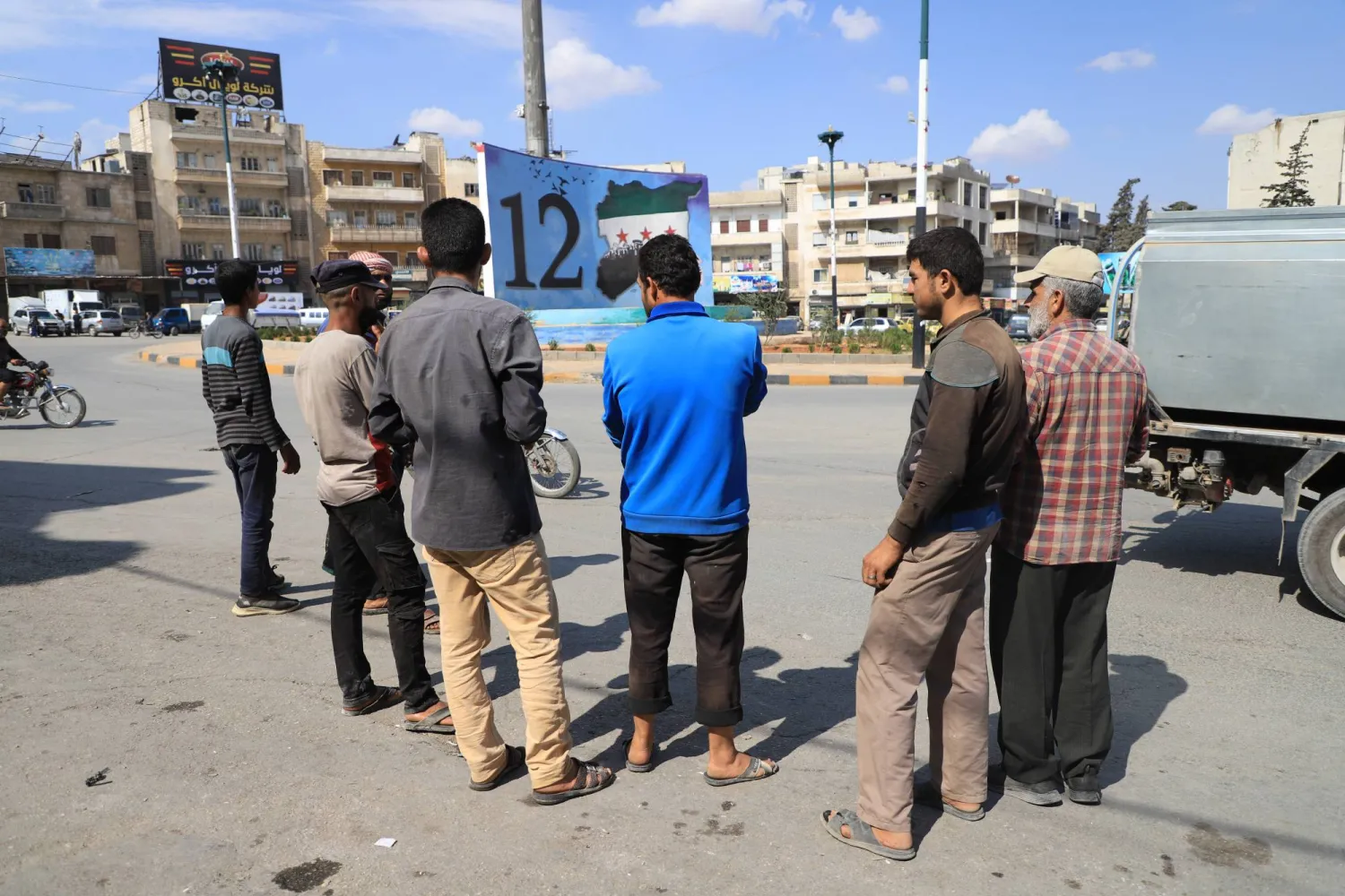 من منهم سيحظى بفرصة عمل وسط مدينة إدلب؟