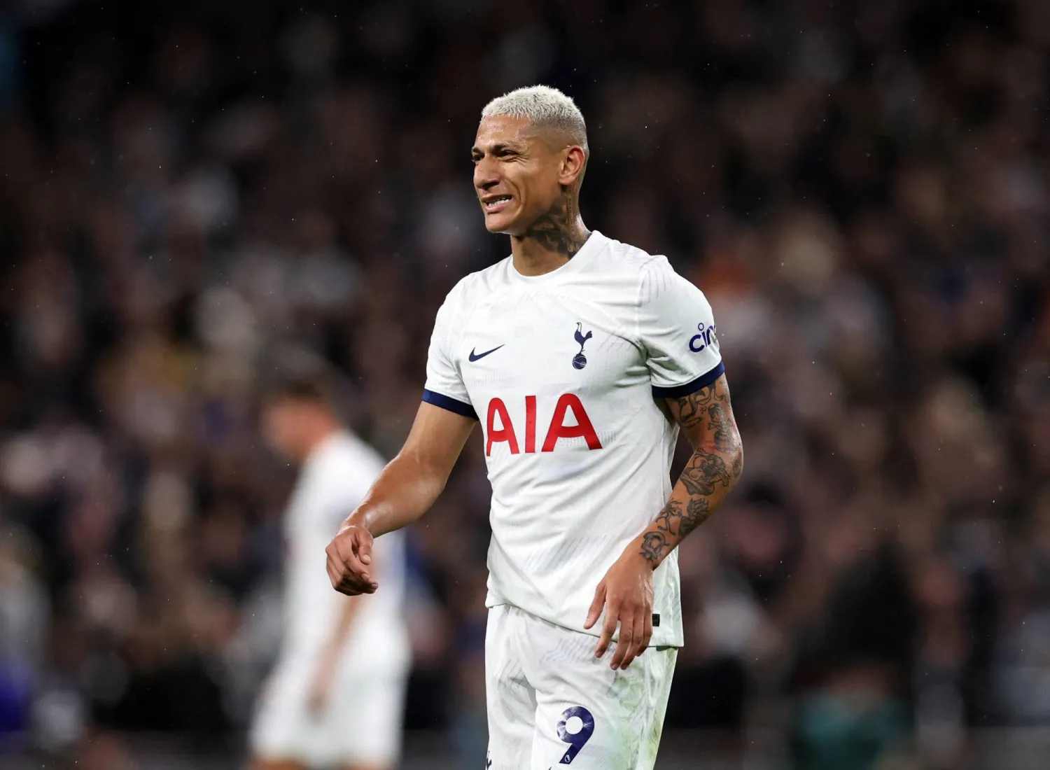 ريتشارلسون سيغيب لفترة عن مباريات توتنهام (رويترز)