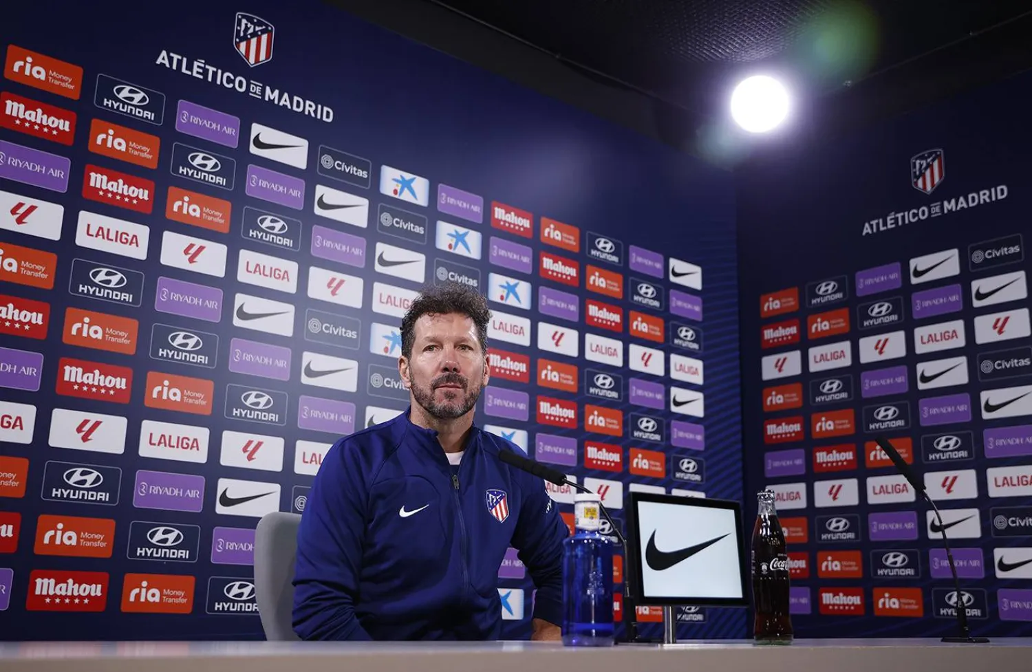 سيميوني في طريقه لإكمال 16 عاماً في تدريب أتلتيكو (نادي أتلتيكو مدريد)