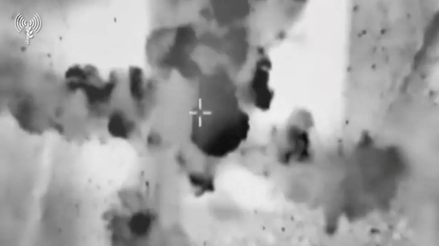 أرشيفية لانفجار أعقب غارة شنها الجيش الإسرائيلي على هدف لحزب الله (رويترز)