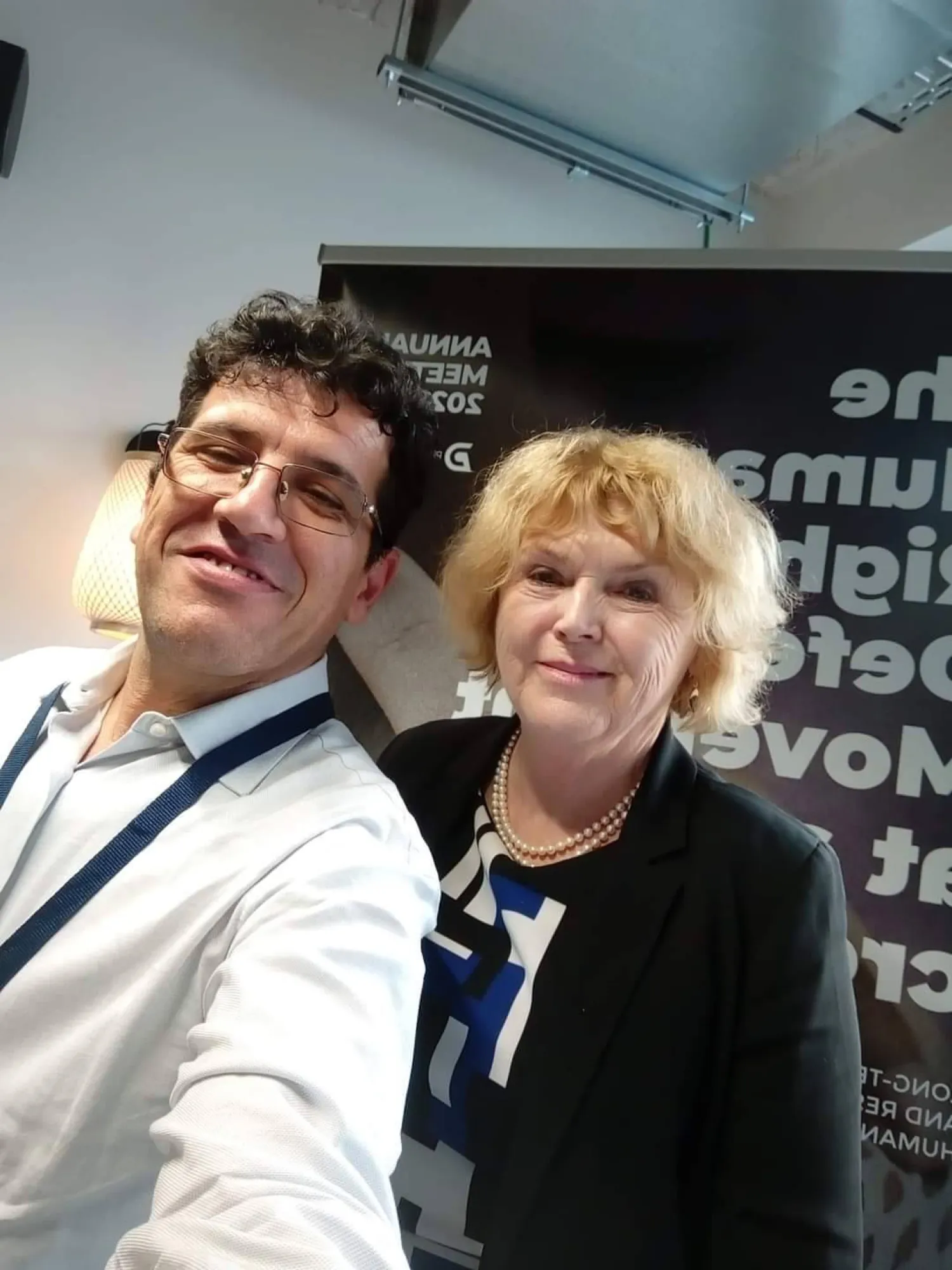 المقررة الأممية لأوضاع المدافعين عن حقوق الإنسان مع قيادي رابطة حقوق الإنسان الجزائرية سعيد صالحي (حسابات حقوقيين)