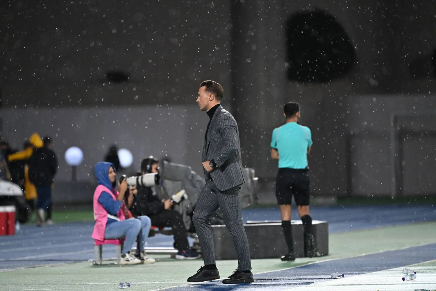 يايلسه مهدد بالرحيل من تدريب الأهلي (تصوير: علي خمج)