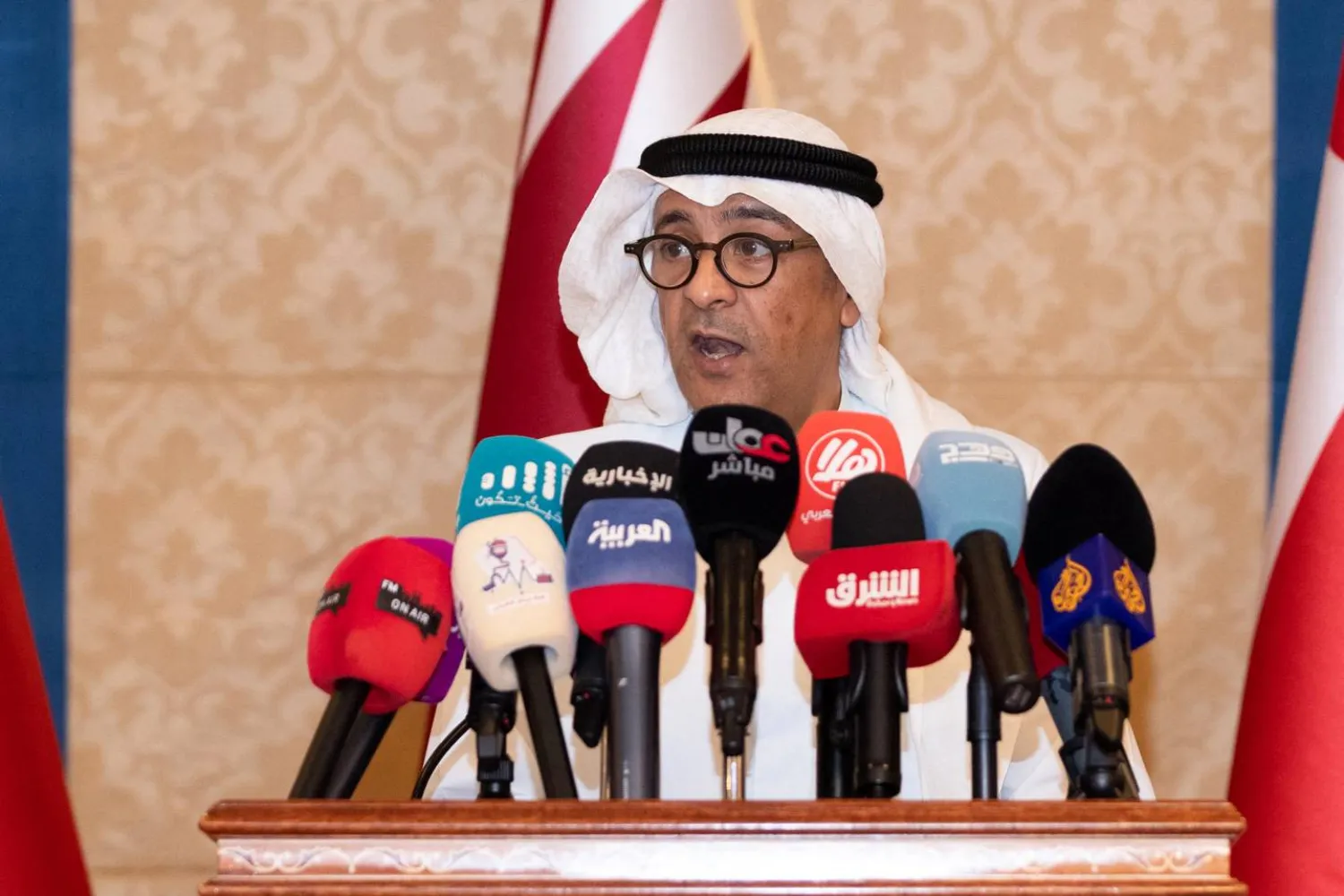 الأمين العام لمجلس التعاون الخليجي جاسم محمد البديوي يتحدث خلال مؤتمر صحافي (أ.ف.ب)