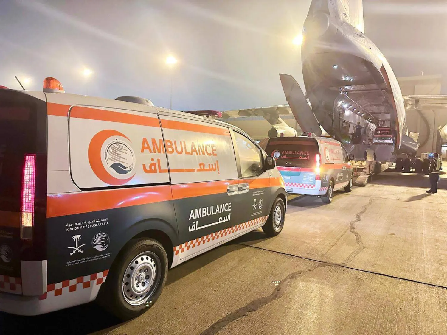 The planes, flown out by the King Salman Humanitarian Aid and Relief Center (KSrelief), were carrying six ambulances out of 20 that will be sent to Gaza. (Asharq Al-Awsat)