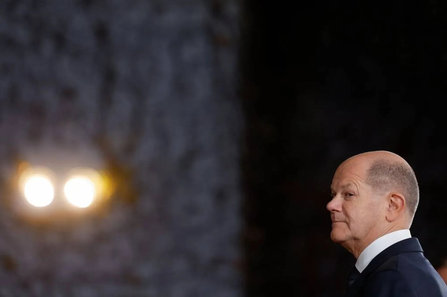  German Chancellor Olaf Scholz waits for the arrival of the Turkish President at the Chancellery in Berlin on November 17, 2023. (AFP)