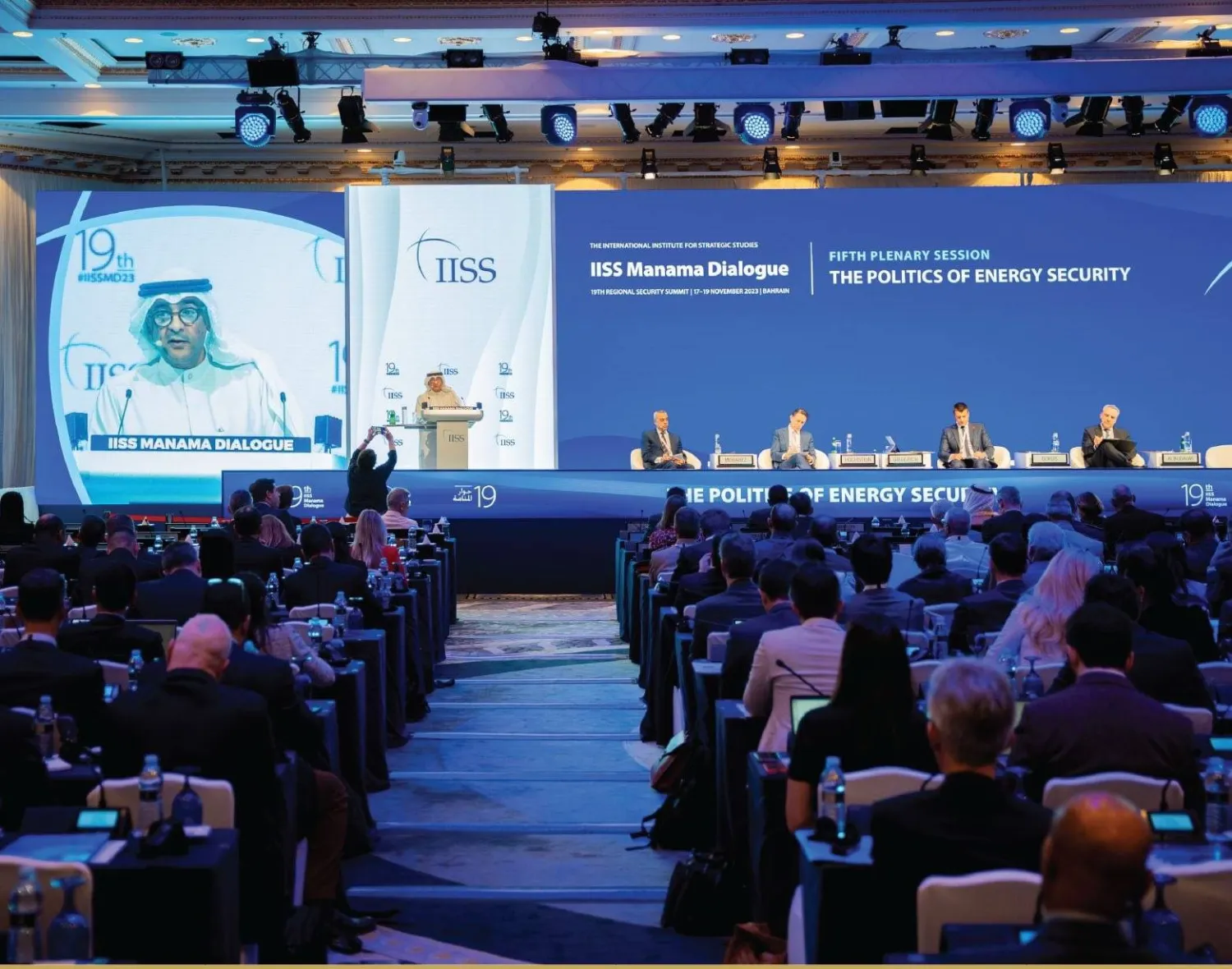 الأمين العام لمجلس التعاون لدول الخليج العربية جاسم محمد البديوي خلال مشاركته في مؤتمر «حوار المنامة» (الصورة من الأمانة العامة لمجلس التعاون الخليجي)