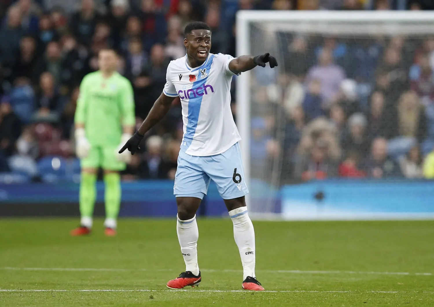 السير بخطى واثقة مع كريستال بالاس منح غويهي الفرصة للانضمام لمنتخب إنجلترا (رويترز)