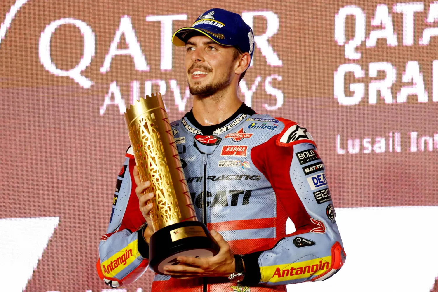 فابيو دي غيانانتونيو يفوز بجائزة قطر الكبرى ضمن بطولة العالم للدراجات النارية (أ.ف.ب)