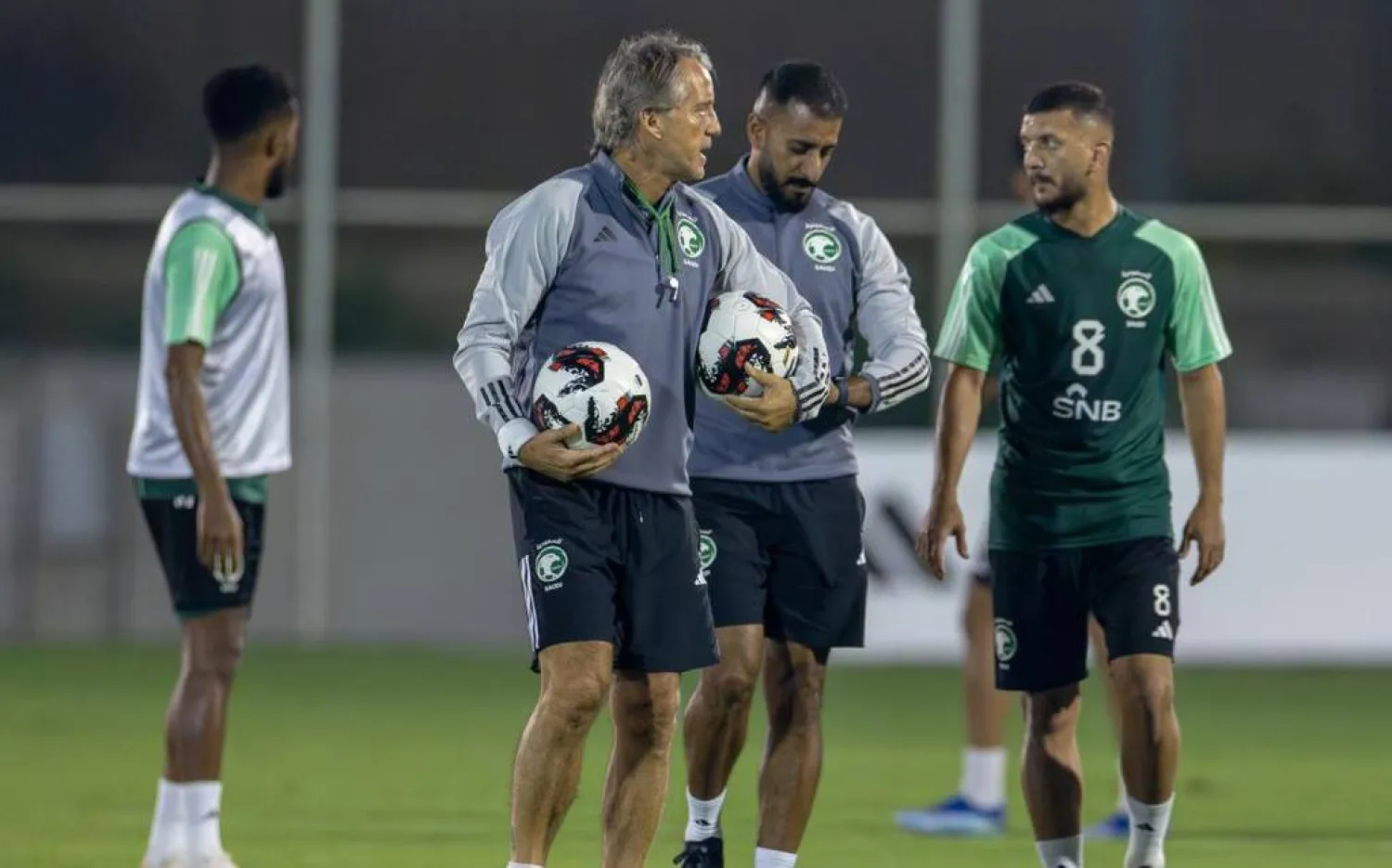 المدير الفني للمنتخب السعودي روبرتو مانشيني أثناء حصة تدريبية (الاتحاد السعودي لكرة القدم)