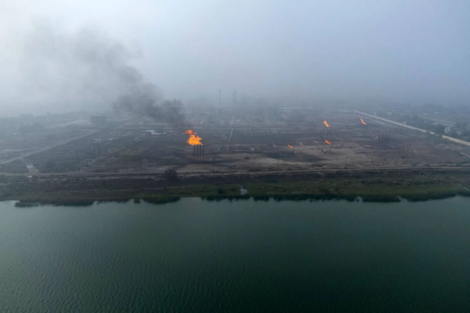 البصرة تضم أهم حقول العراق النفطية (أ.ف.ب)