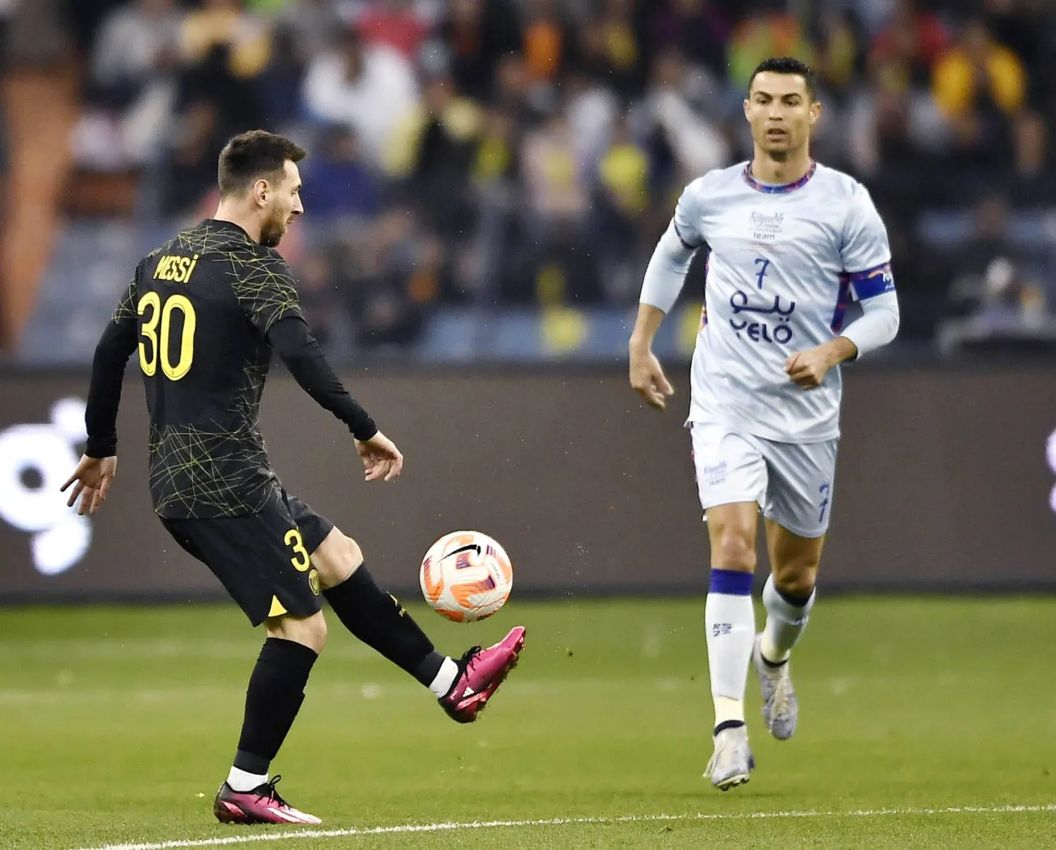 ميسي ورنالدو سبق وأن التقيا في كأس الموسم بنسخته الماضية (إ.ب.أ)