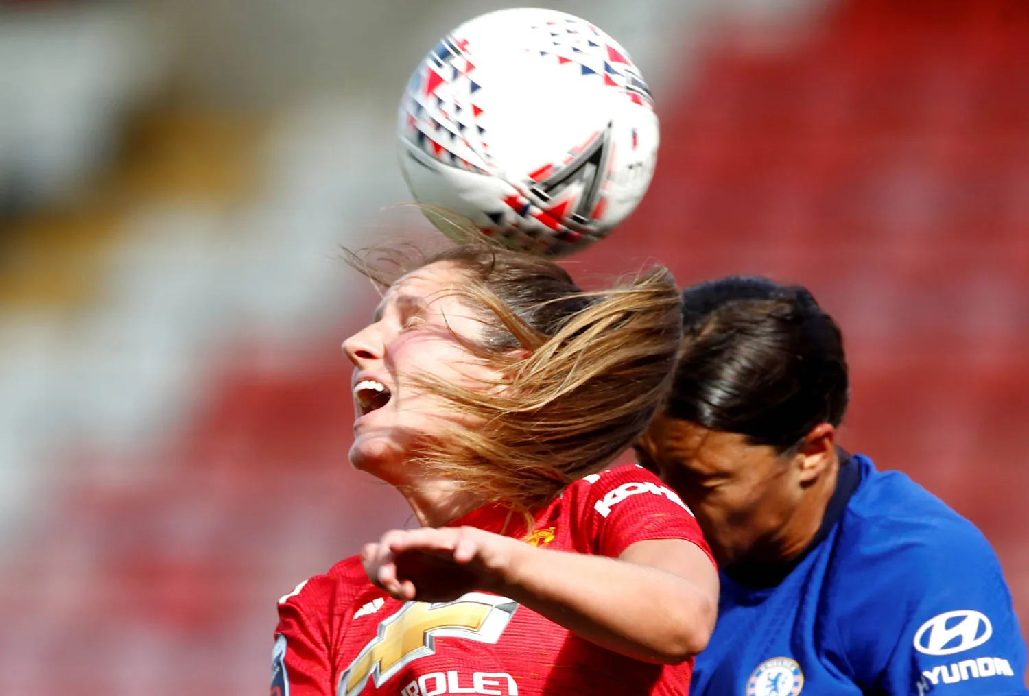 جانب من منافسات الدوري الإنجليزي للسيدات (رويترز)