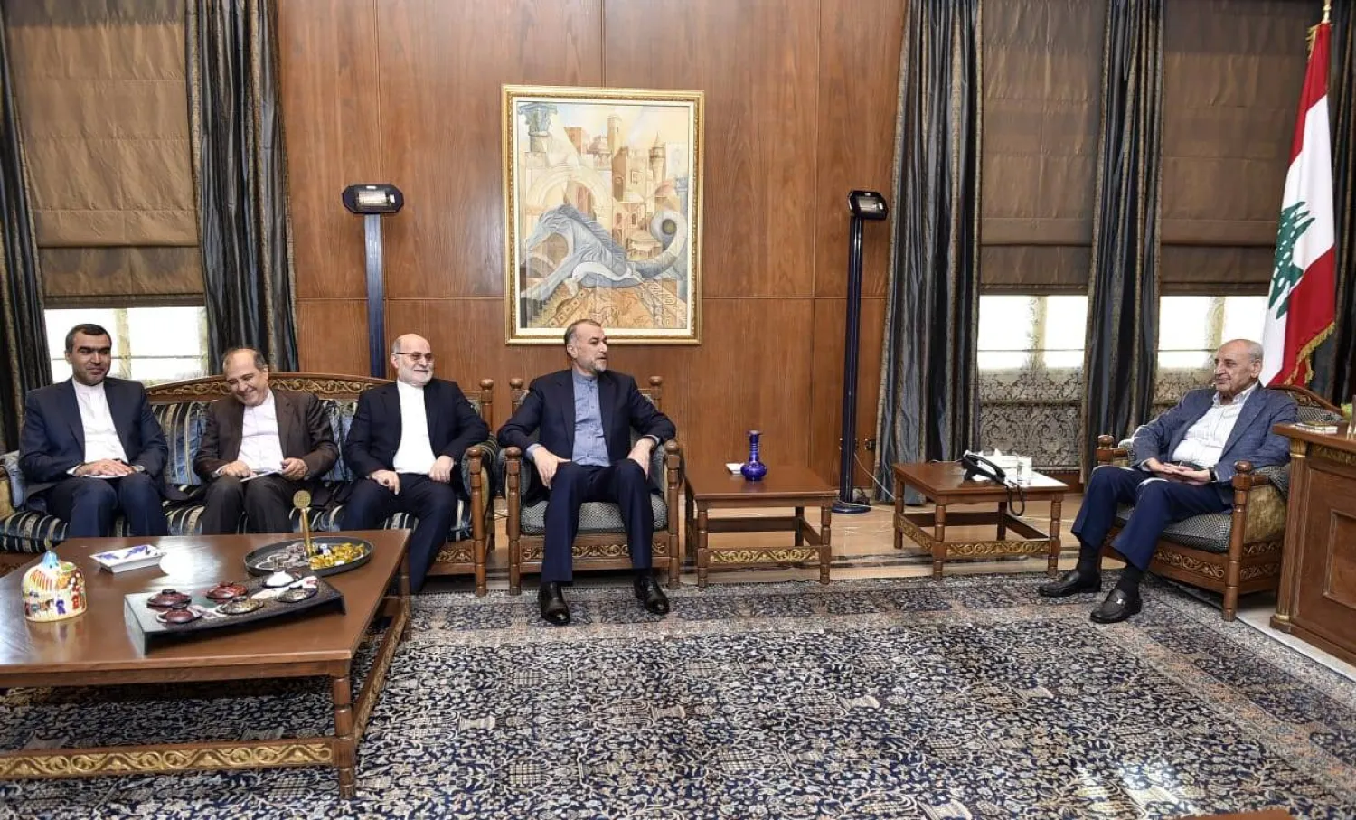 الرئيس نبيه بري مستقبلاً الوزير عبد اللهيان والوفد المرافق (رئاسة البرلمان اللبناني)