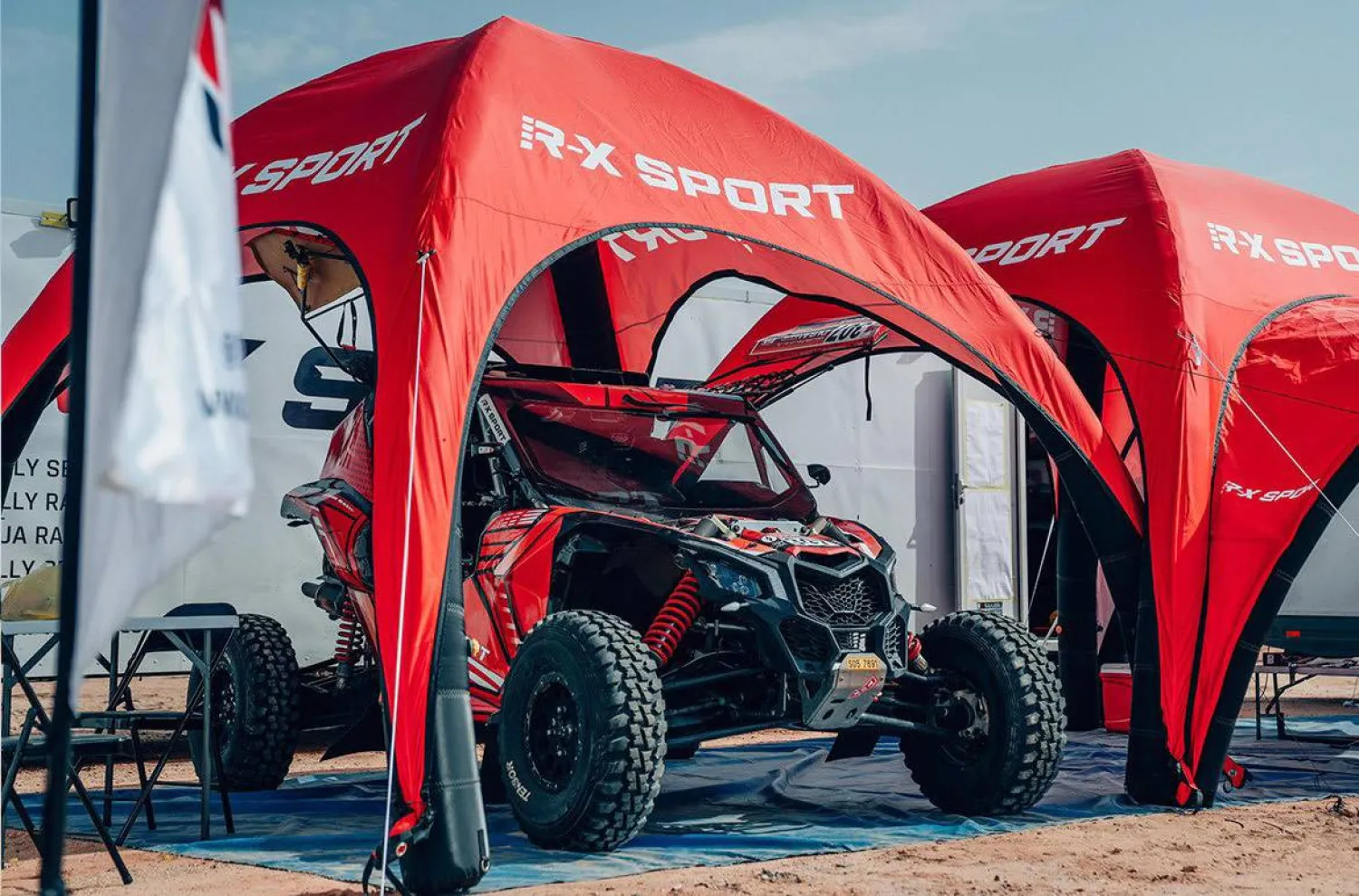 جانب من استعدادات المتسابقين لانطلاقة راليات القصيم 2023 (الشرق الأوسط)