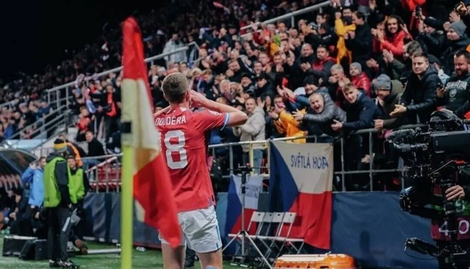 «يويفا» قرر إغلاق المدرج الشمالي لجماهير سلافيا براغ لمباراة واحدة (أ.ب)