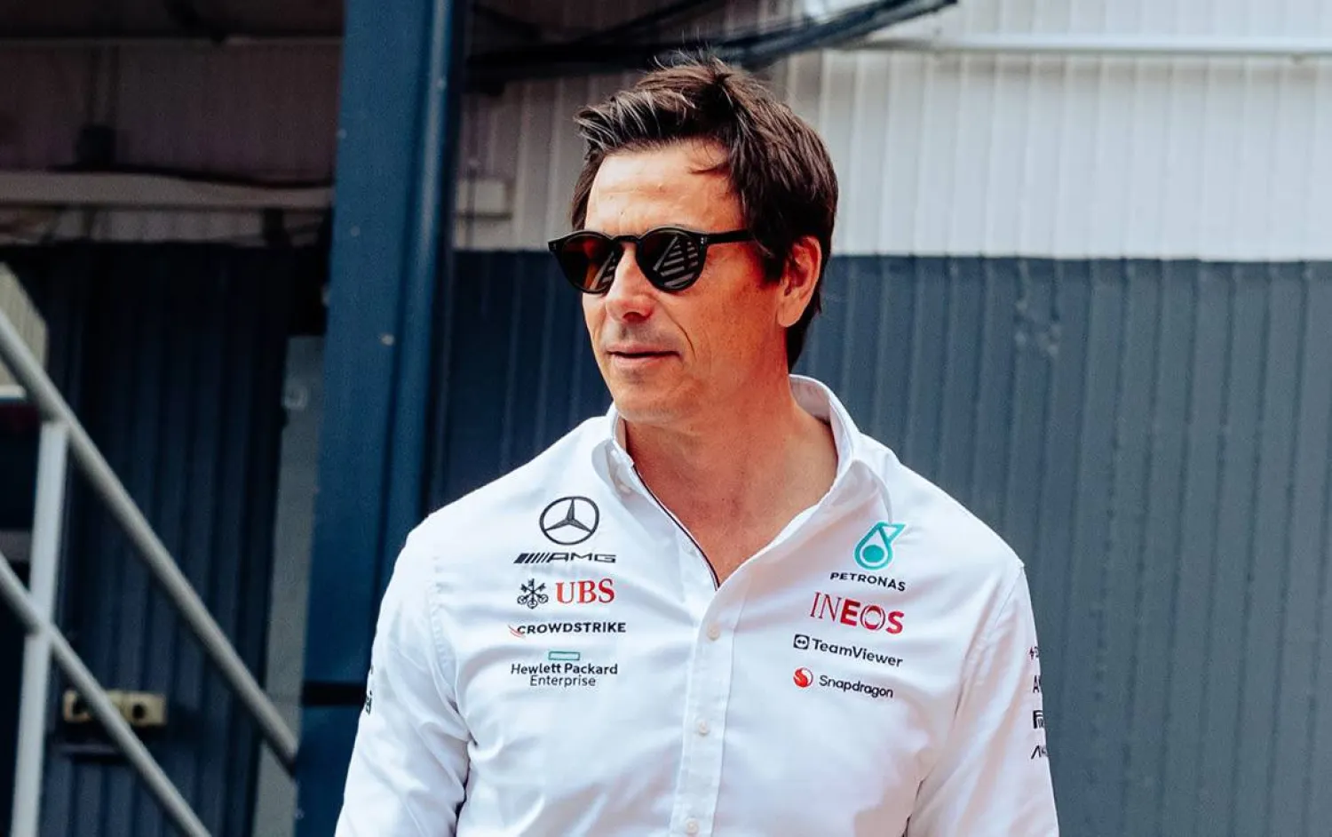 وولف تحدث بلهجة خارجة عن النص خلال المؤتمر الصحافي (الشرق الأوسط)