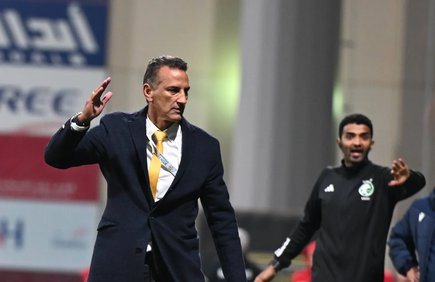 شاموسكا مدرب فريق التعاون (تصوير: بشير صالح)