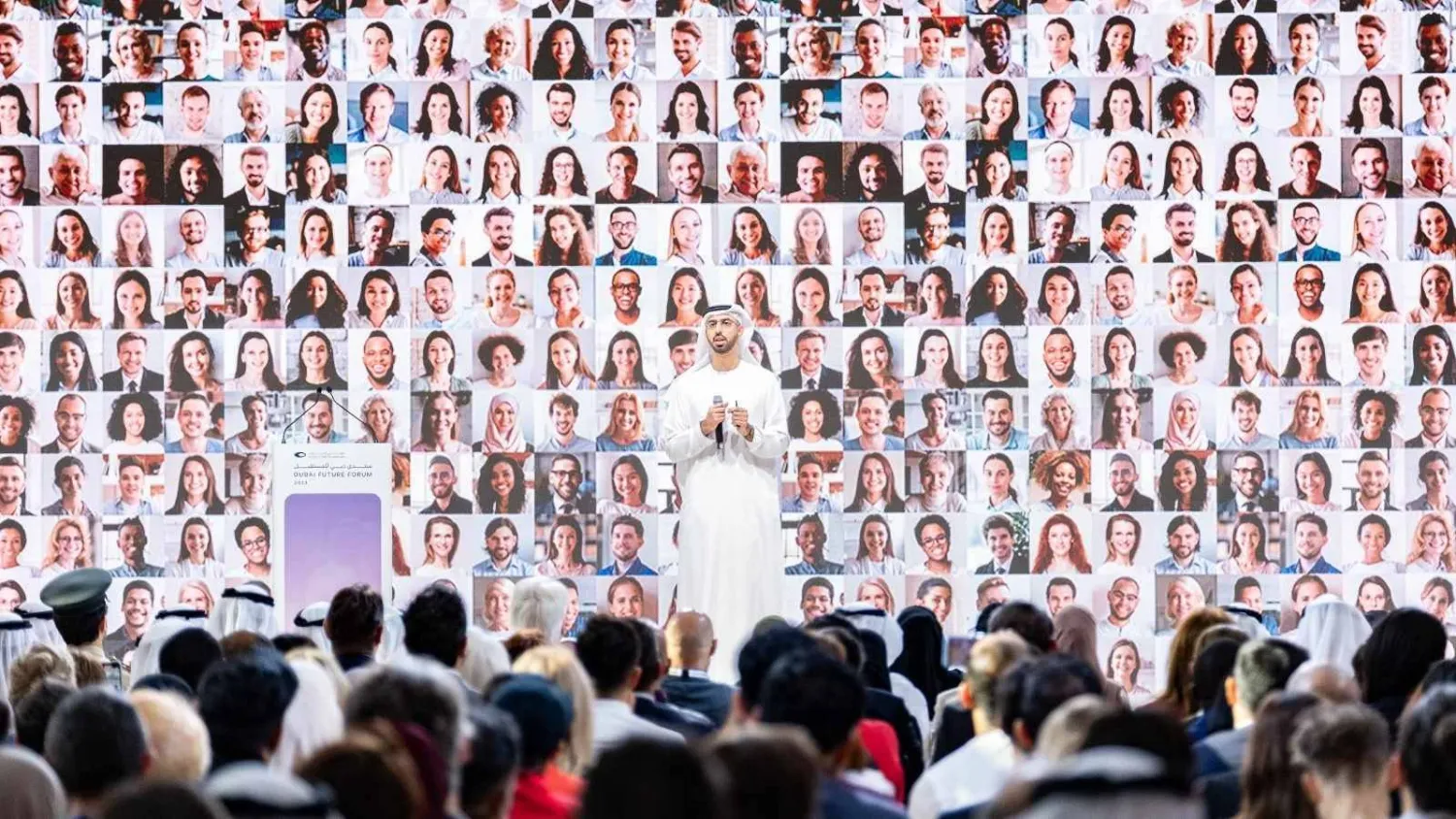 العلماء خلال مشاركته في «منتدى دبي للمستقبل» (الشرق الأوسط)