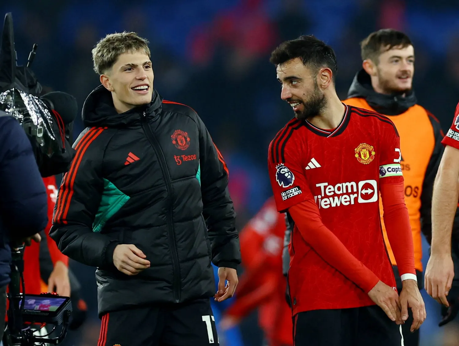 فرنانديز قال إن غارناتشو يريد أن يفعل شيئاً استثنائياً في عالم الكرة (رويترز) 