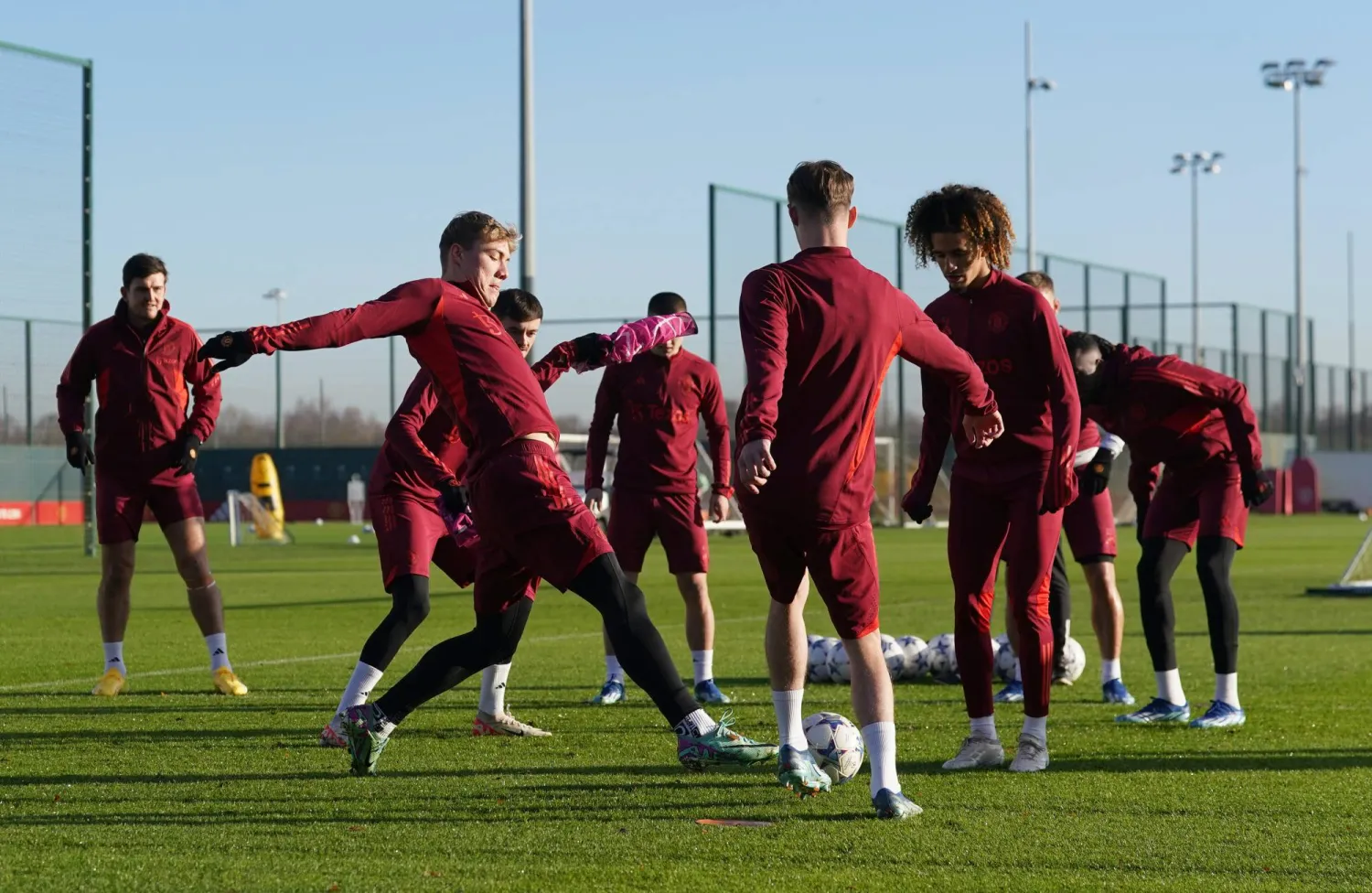 لاعبو يونايتد يدركون صعوبة المهمة التي تنتظرهم في إسطنبول (د.ب.أ)