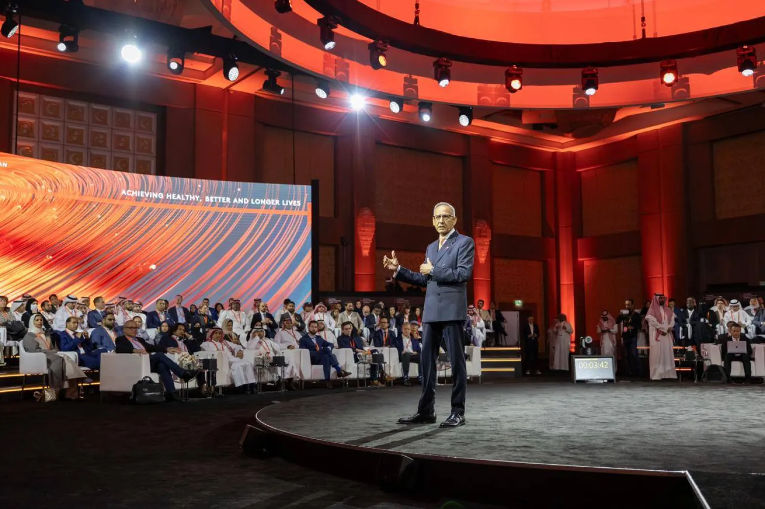 الرئيس التنفيذي لمؤسسة «هيفولوشن» الخيرية يفتتح «القمة العالمية لإطالة العمر الصحي» (الشرق الأوسط)