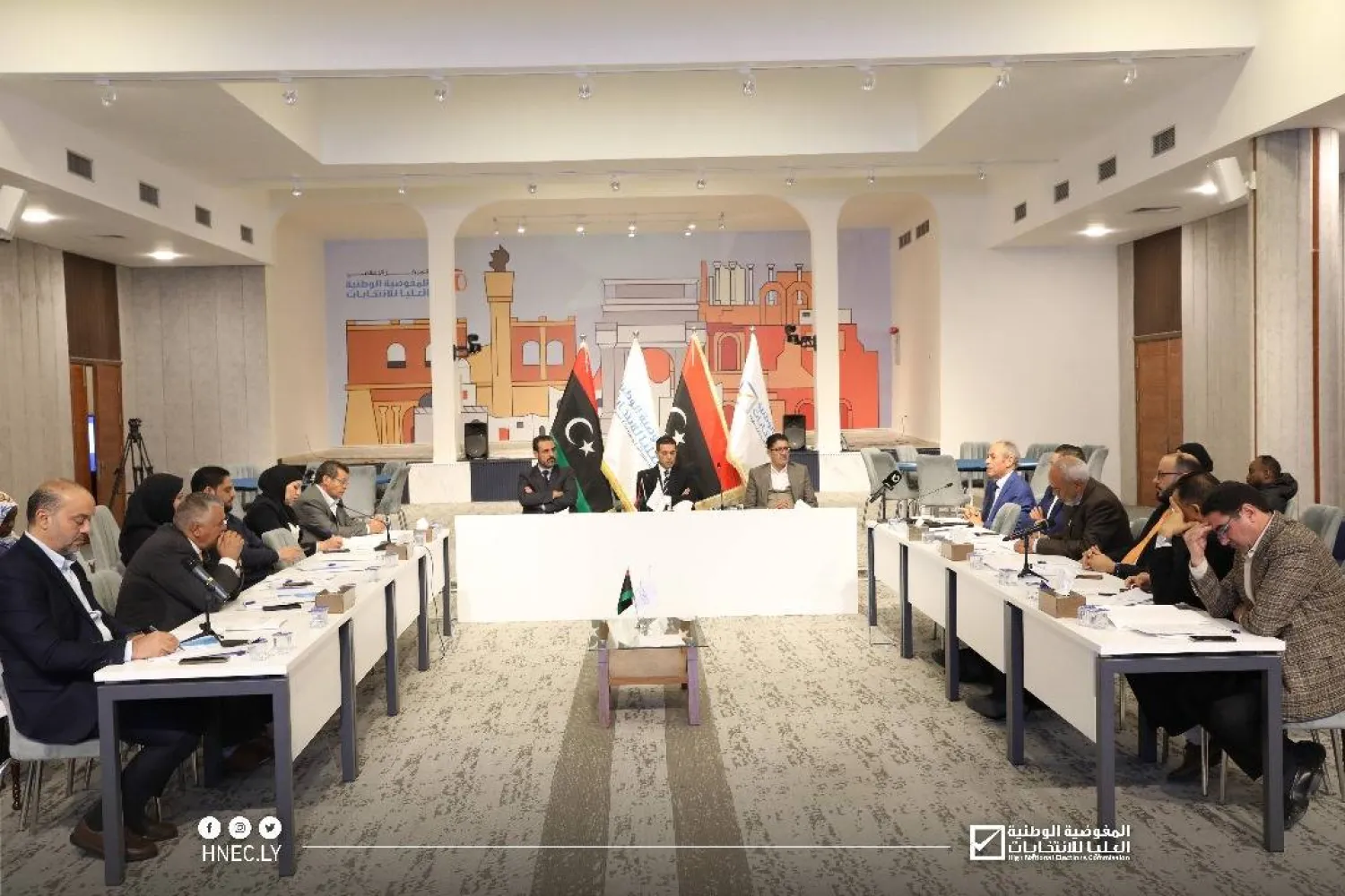 السايح خلال جلسة حوارية بطرابلس حول الانتخابات الليبية (مفوضية الانتخابات)