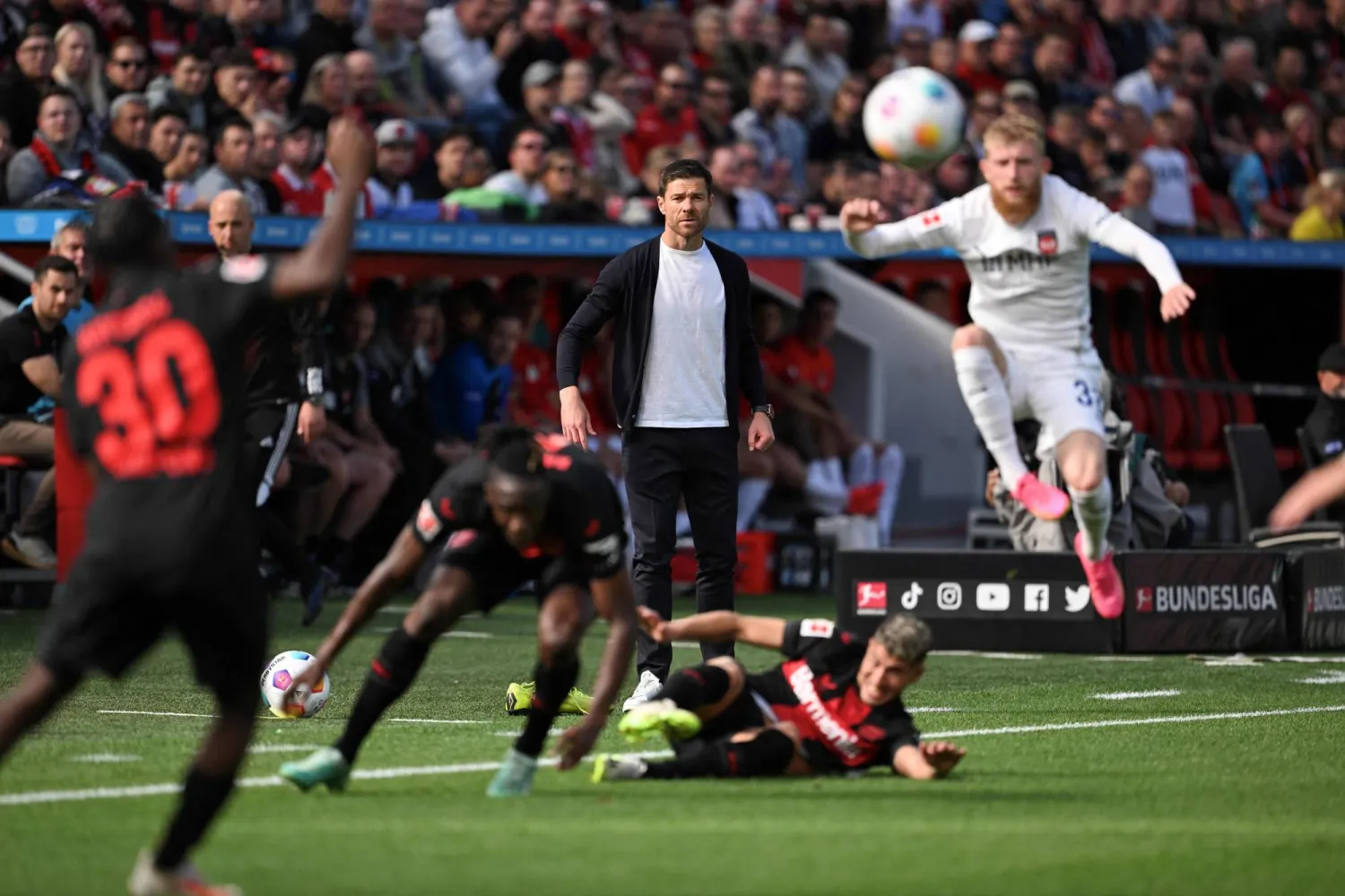 الجولة الـ13 من «بوندسليغا» تشهد مباريات من العيار الثقيل (أ.ف.ب)