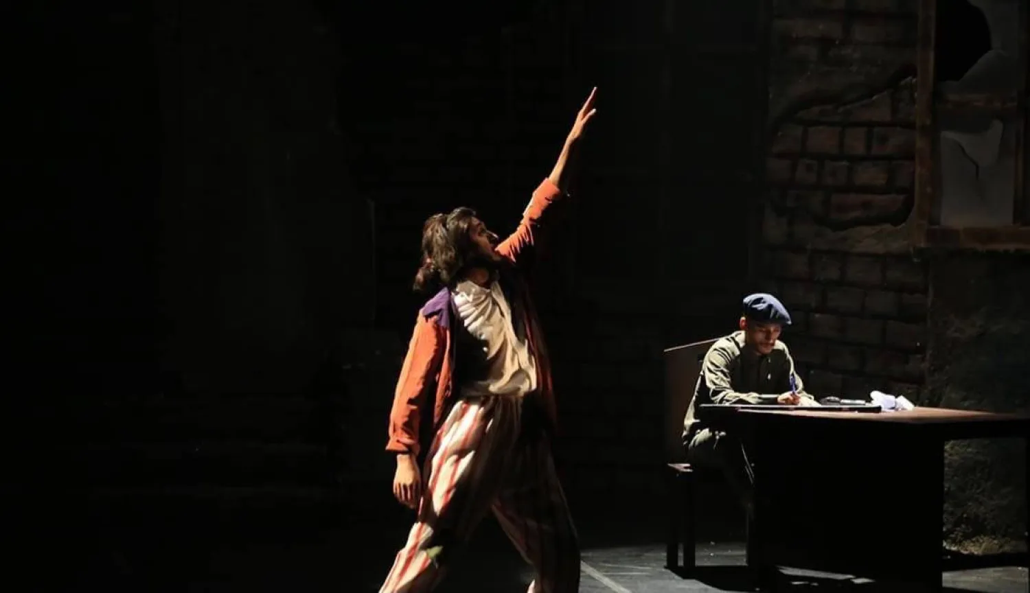 المسرحية السعودية تؤكد أنّ حب الأرض لا يتطلّب ثراء (مهرجان شرم الشيخ للمسرح الشبابي)