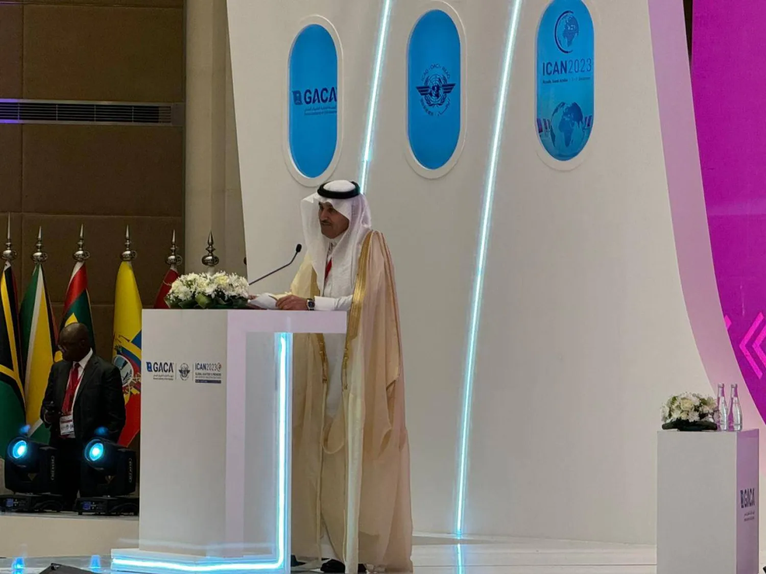 وزير النقل والخدمات اللوجستية السعودي المهندس صالح الجاسر خلال افتتاحه مؤتمر «آيكان 2023» (الشرق الأوسط)