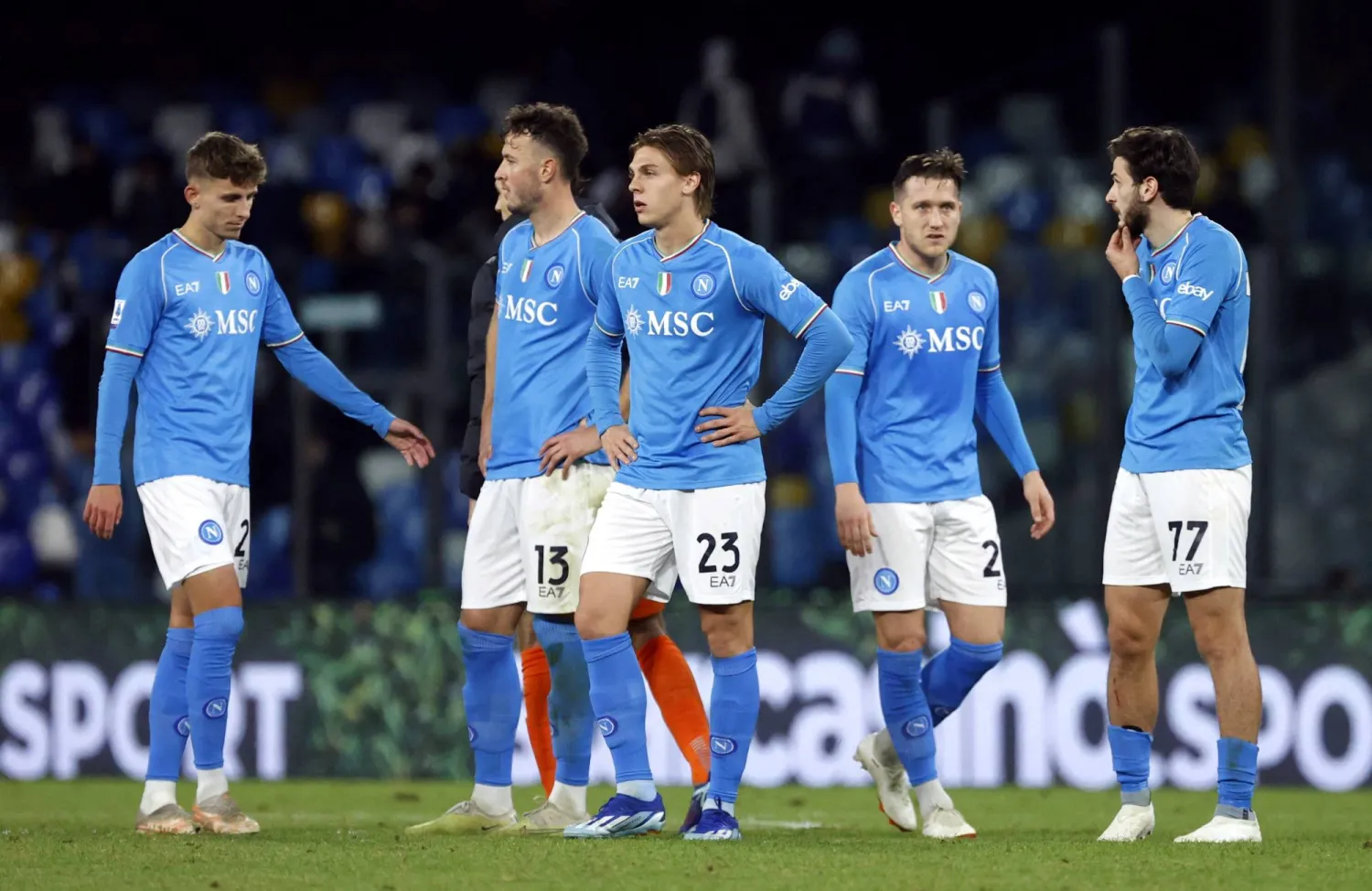 نابولي بعد الخسارة بثلاثية نظيفة أمام إنتر (رويترز)