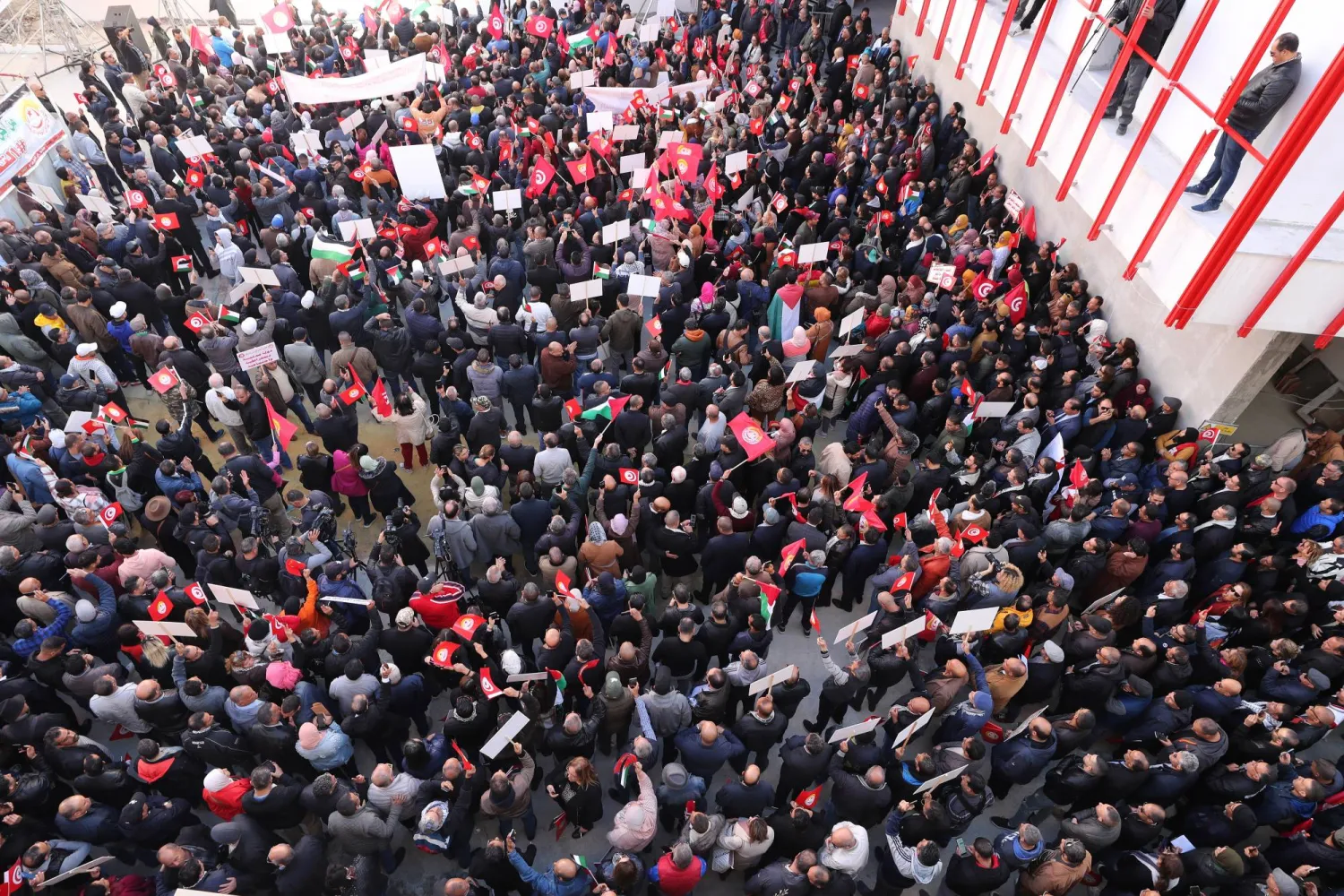 جانب من المشاركين بالمناسبة الاثنين (إ.ب.أ)