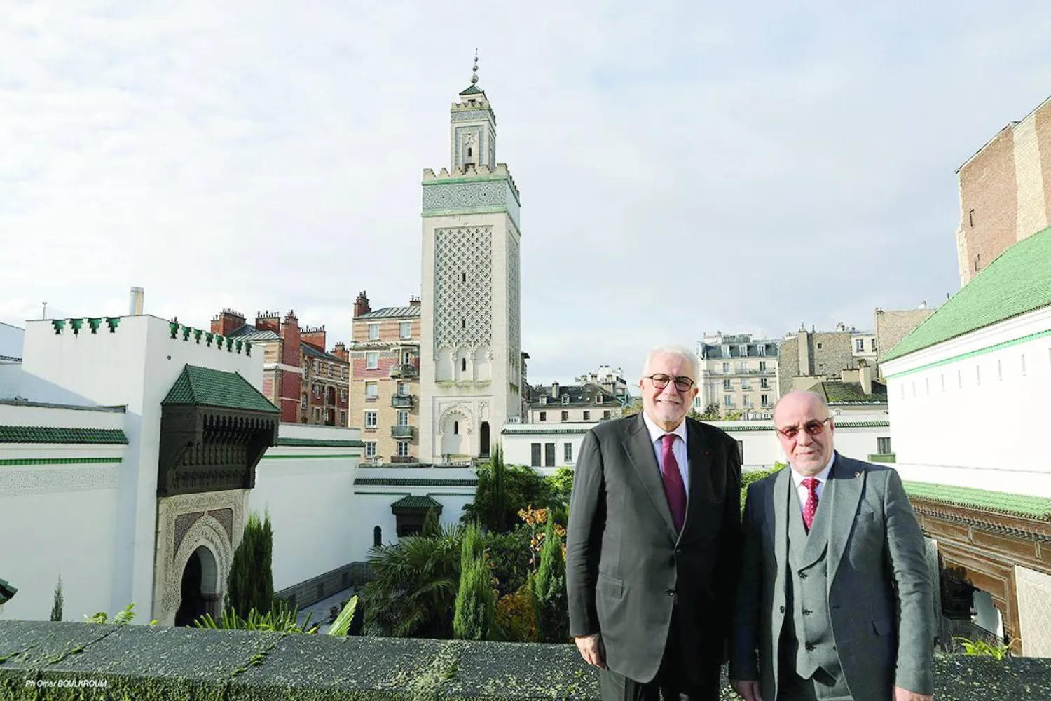 عميد مسجد باريس (يسار) مع وزير الشؤون الدينية الجزائري في 17 نوفمبر 2023 (مسجد باريس)